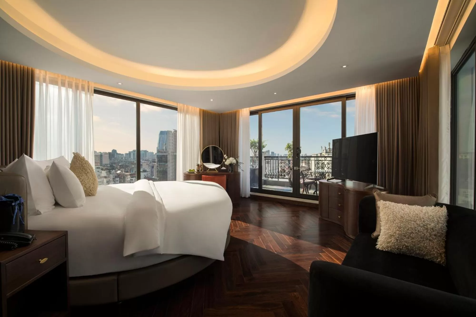 Living room, Bed in Soleil Boutique Hotel Hanoi