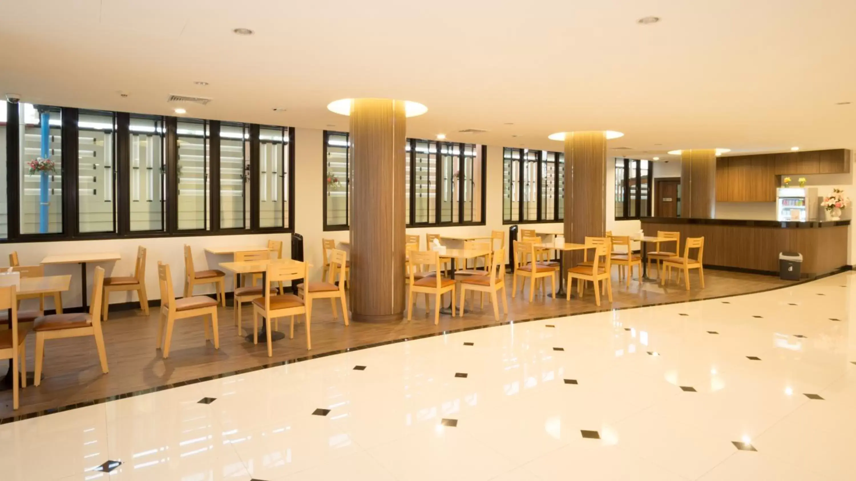Restaurant/places to eat, Lounge/Bar in VISA Hotel Hua Hin - SHA Plus