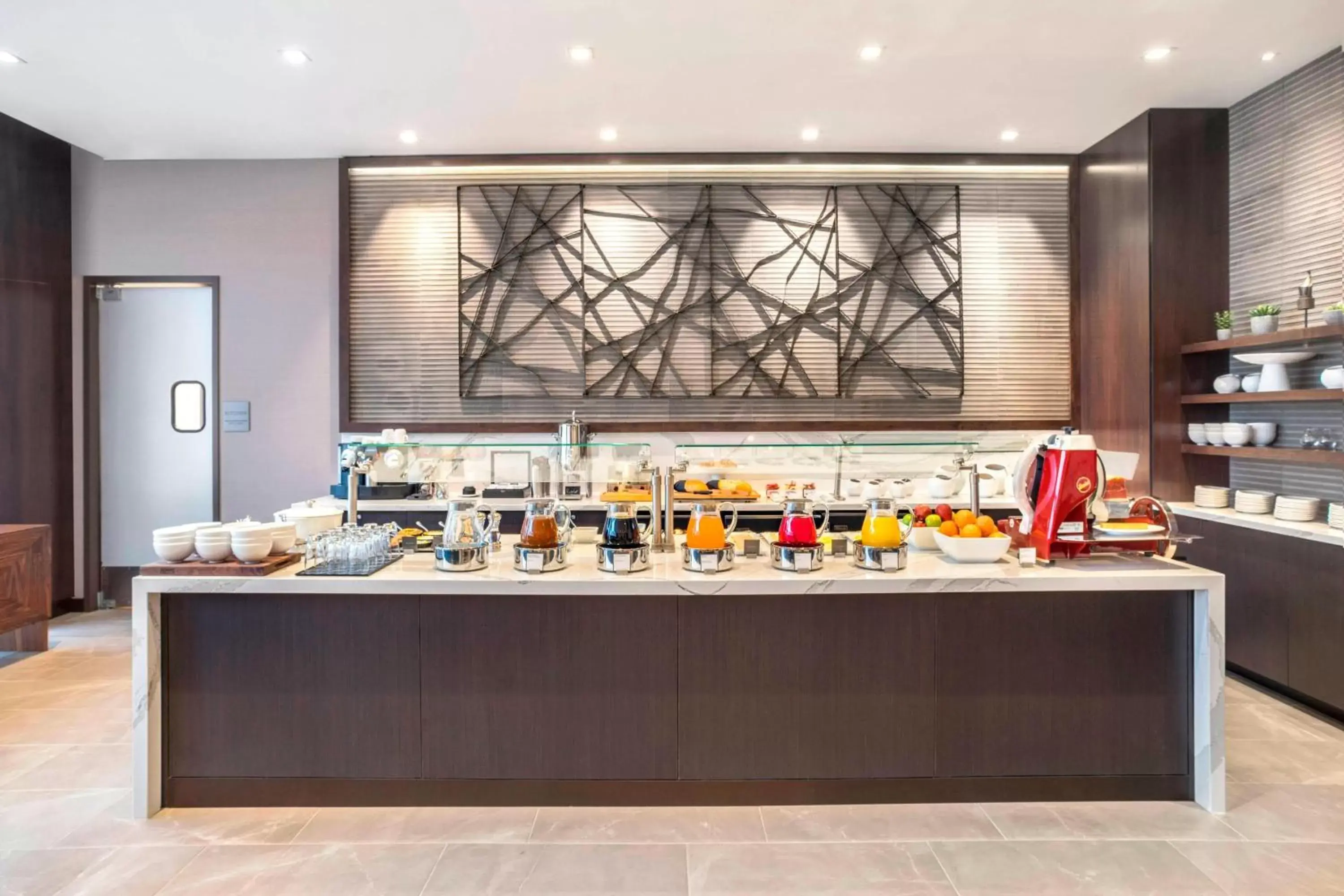 Kitchen or kitchenette, Restaurant/Places to Eat in AC Hotel by Marriott Boston Downtown