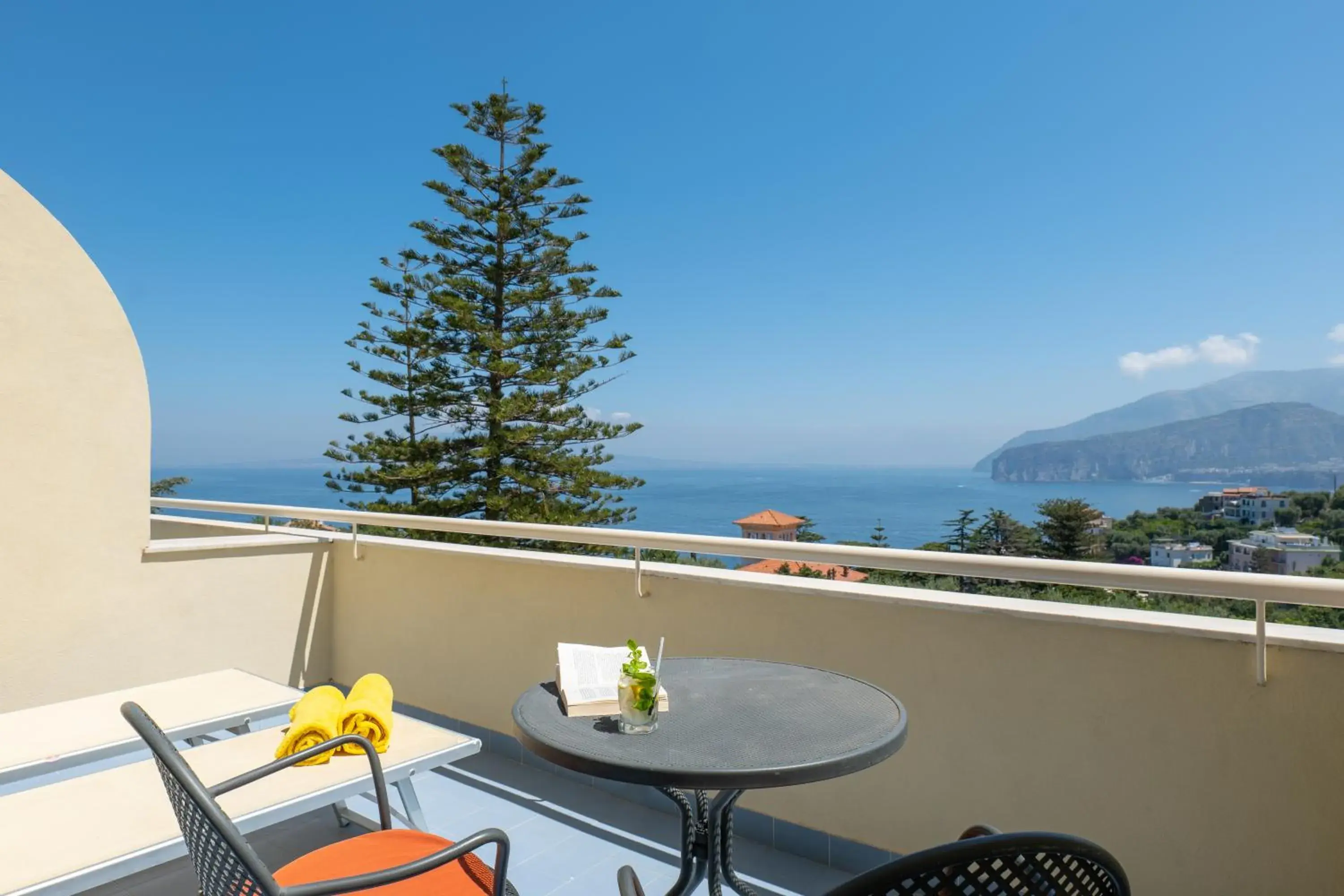 Balcony/Terrace in Hotel Grand Vesuvio