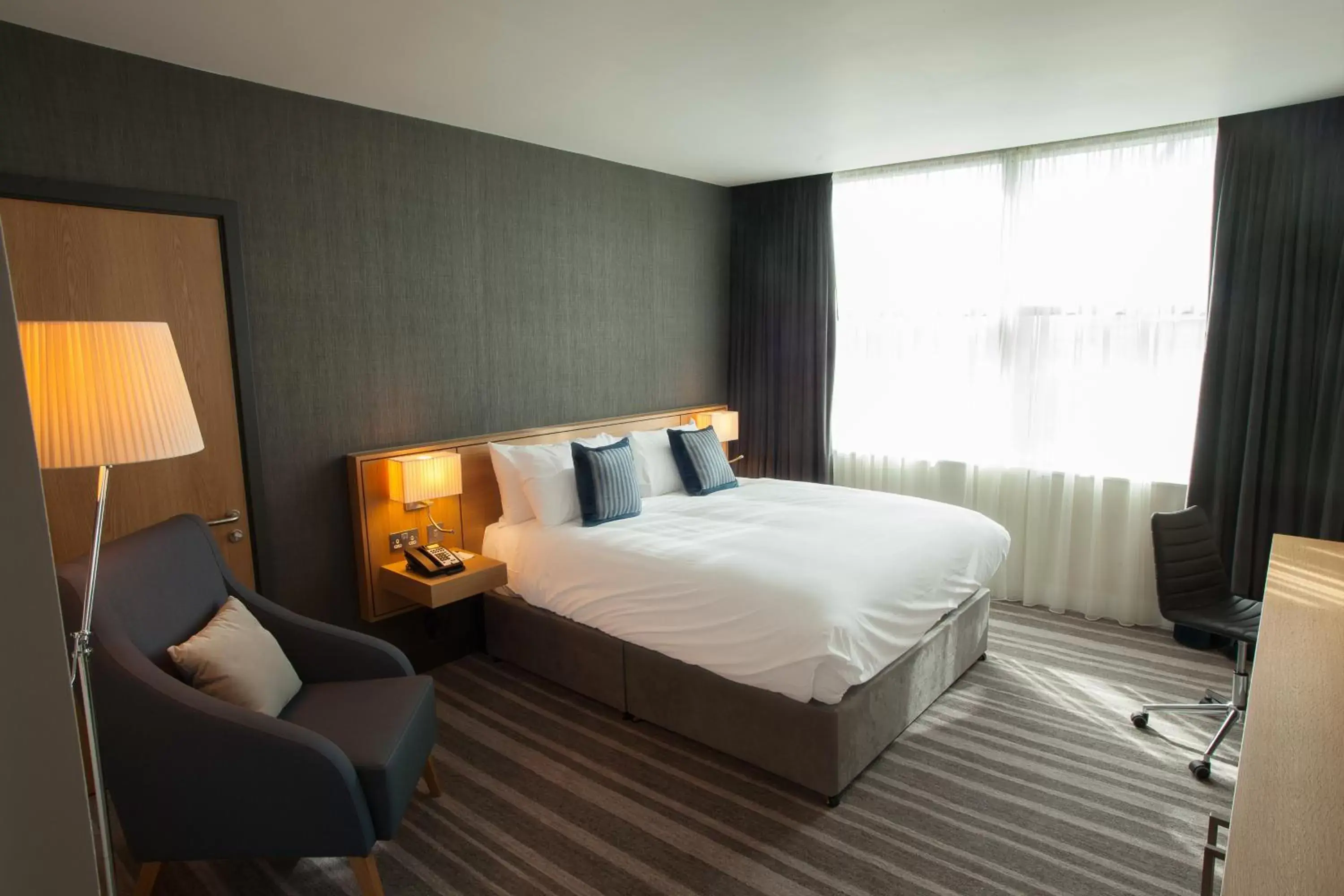 Bedroom, Bed in Crowne Plaza Newcastle - Stephenson Quarter, an IHG Hotel