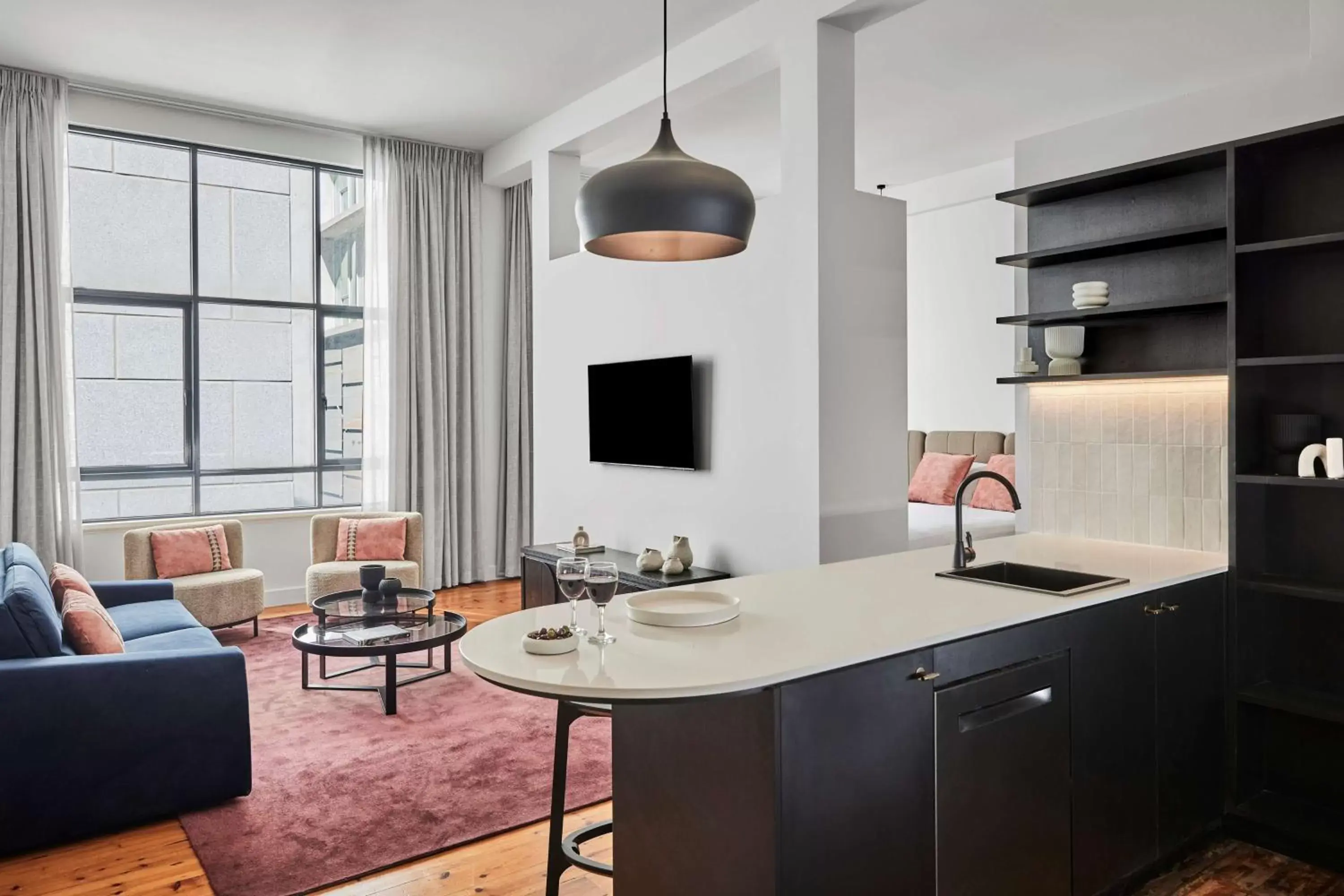 Photo of the whole room, Kitchen/Kitchenette in Adina Apartment Hotel Melbourne Flinders Street