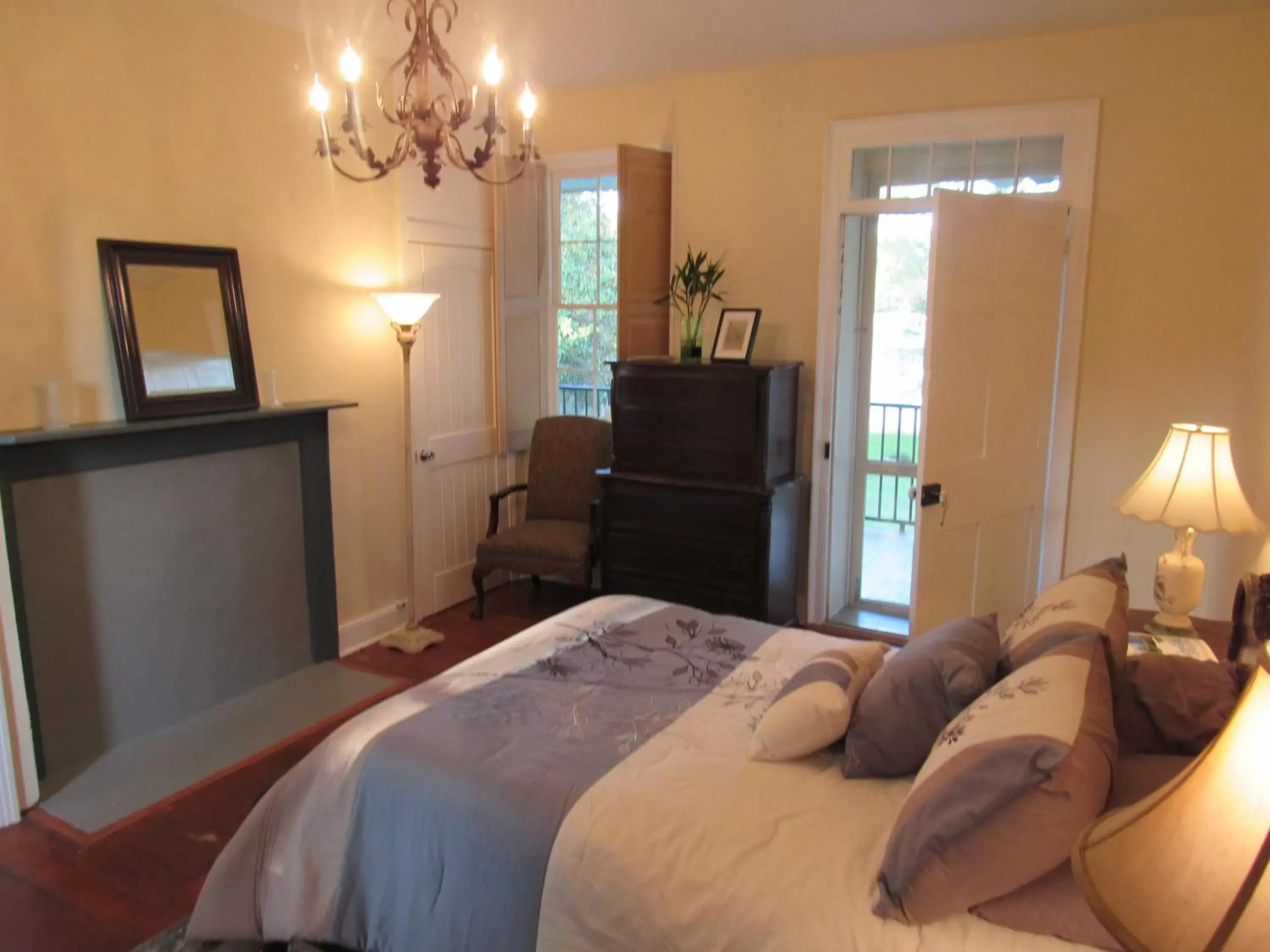 Queen Room with Balcony in Concord Quarters Queen Room with Balcony in Concord Quarters