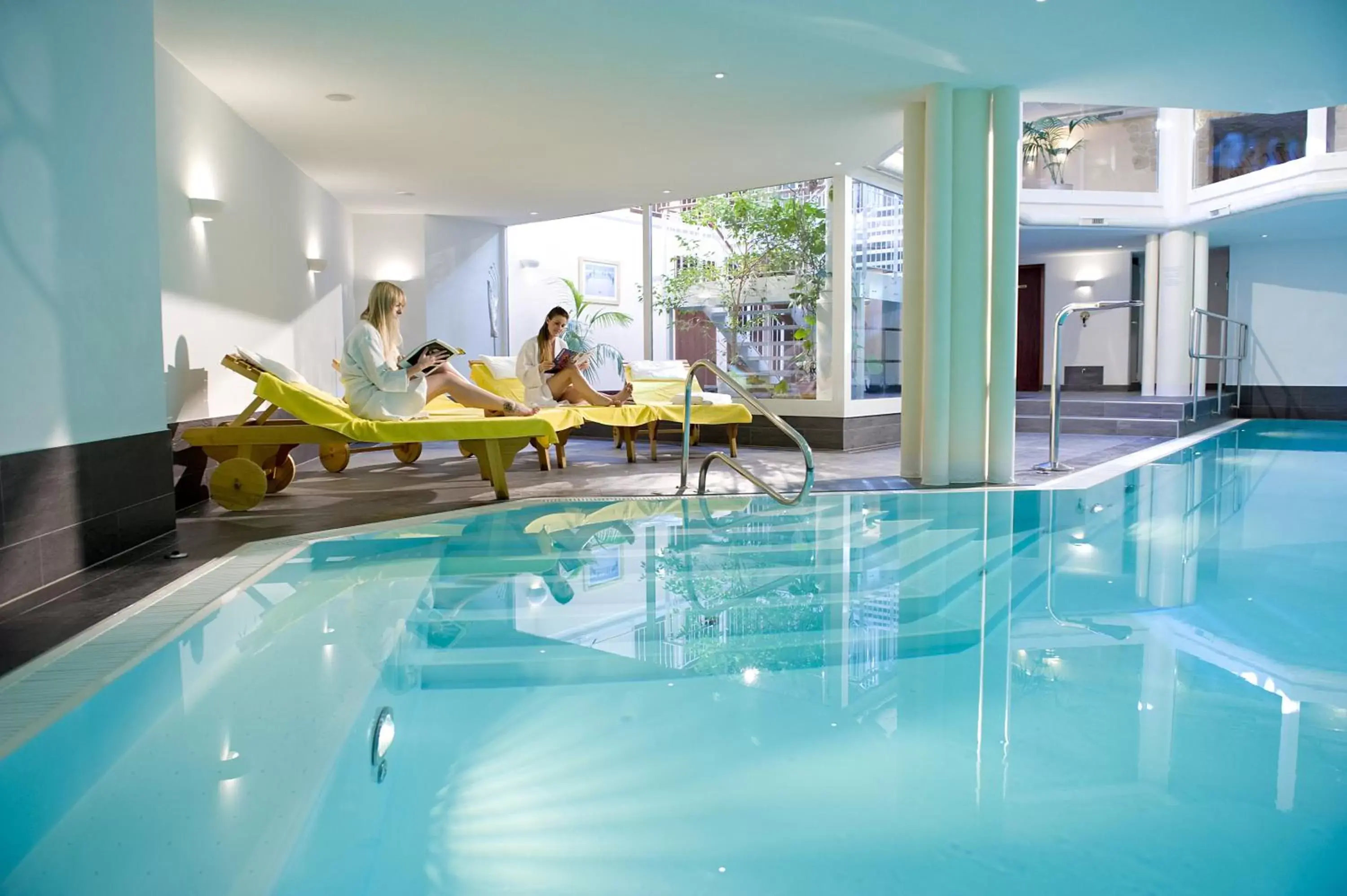 Swimming Pool in GOLFHOTEL Les Hauts de Gstaad & SPA