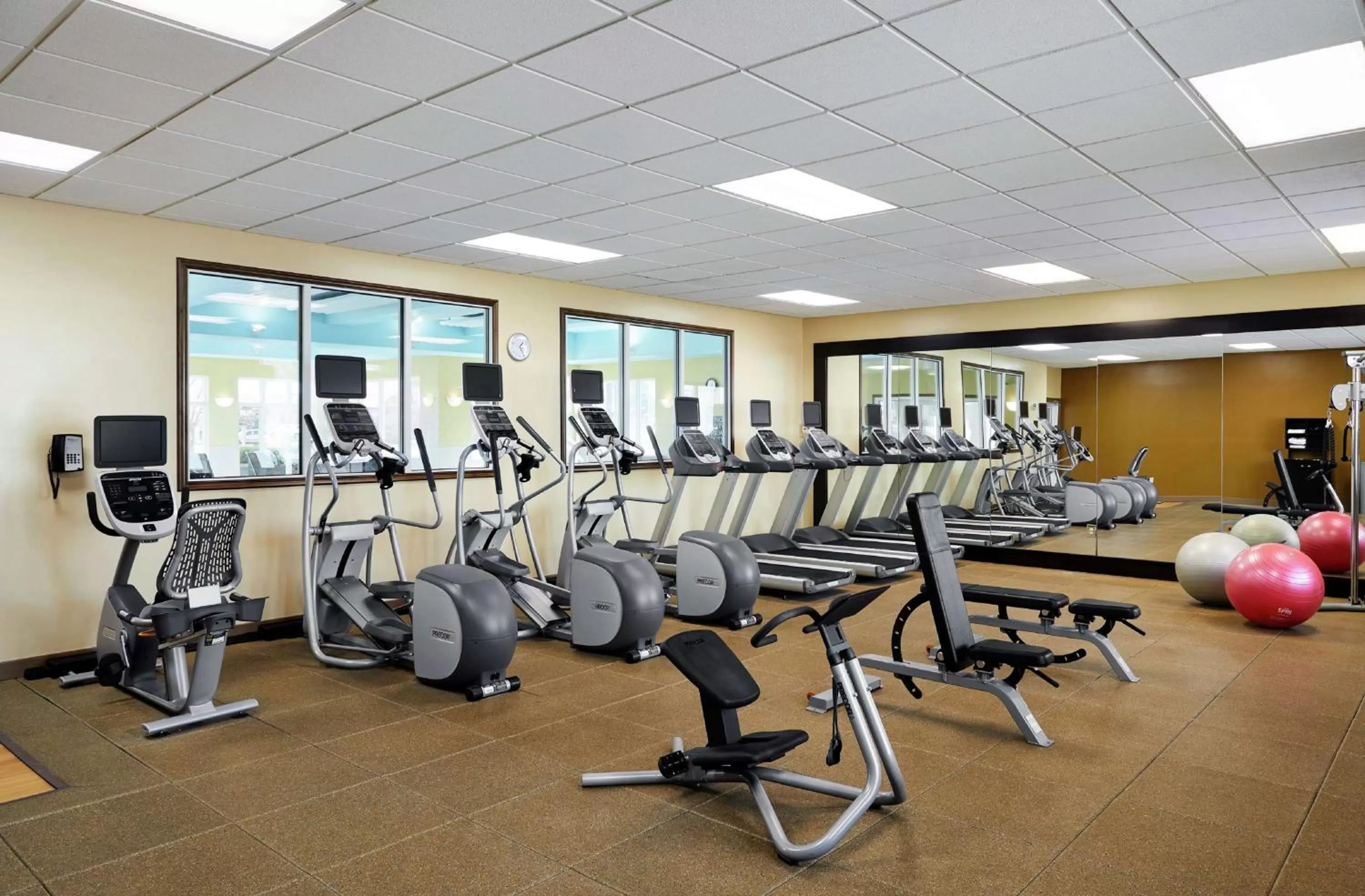 Fitness centre/facilities in Hilton Garden Inn Champaign/ Urbana