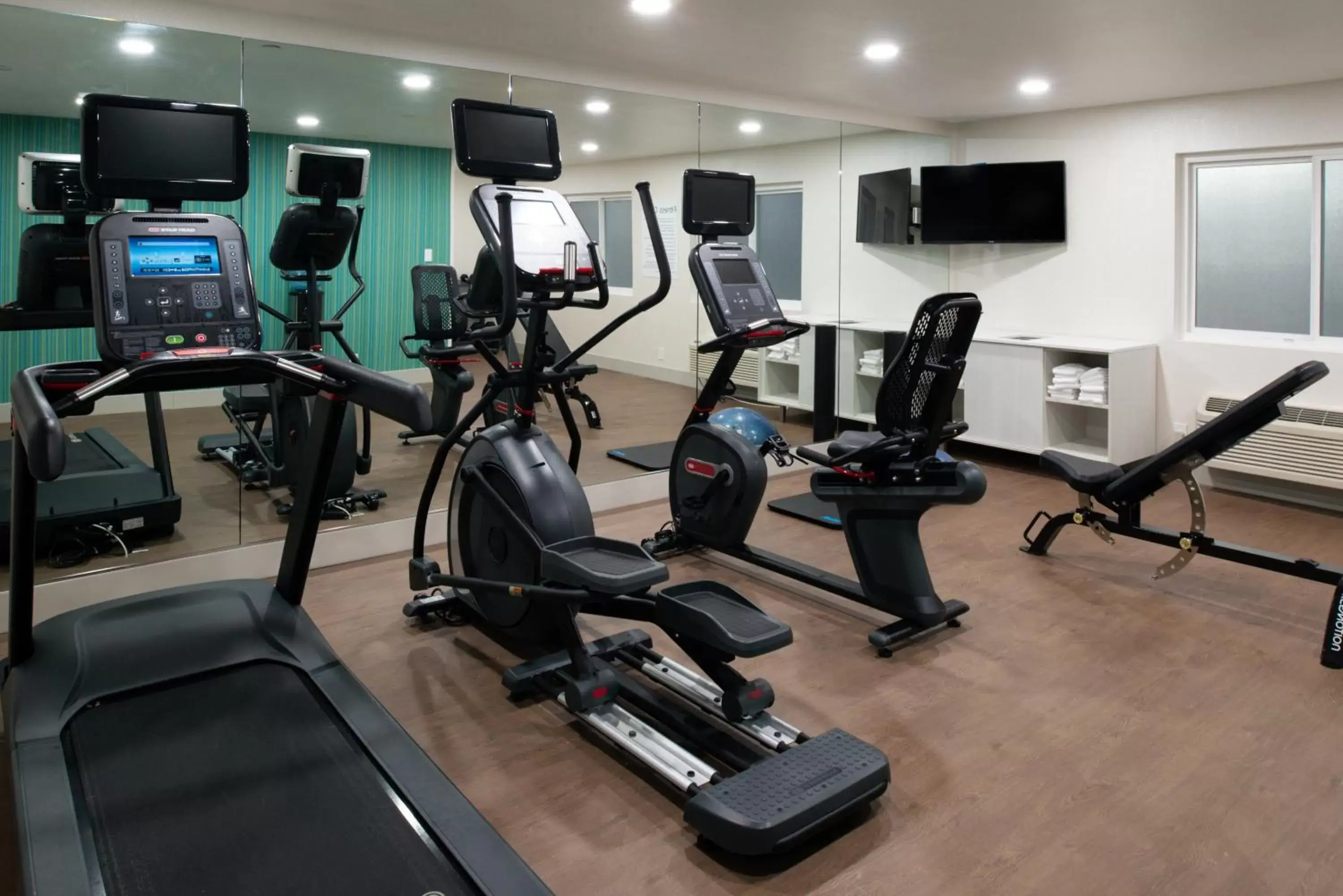 Fitness centre/facilities, Fitness Center/Facilities in Holiday Inn Express - Santa Rosa North, an IHG Hotel