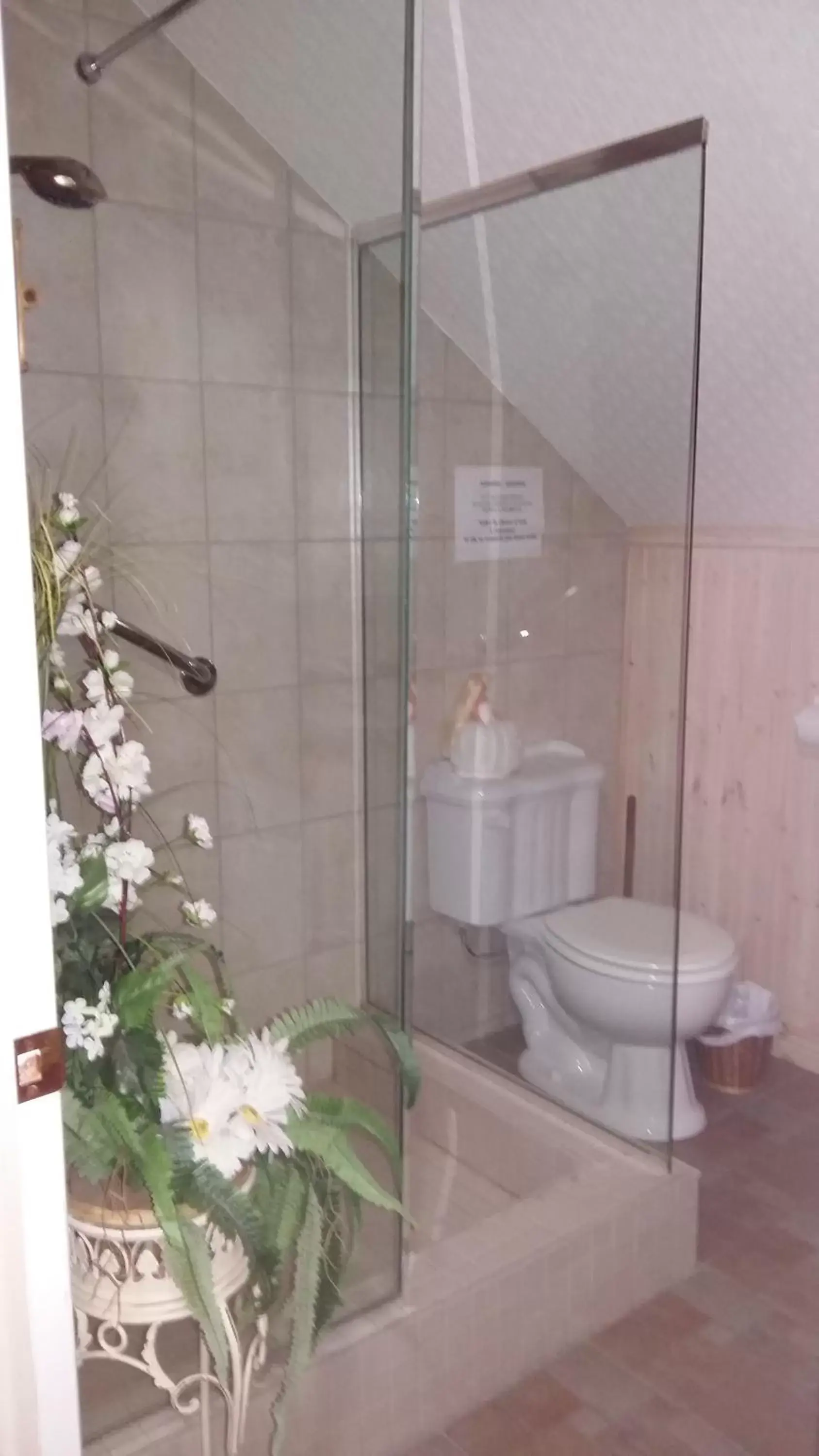 Bathroom in Gite Agricole Les Lilas B&B - Chambre d'hôtes