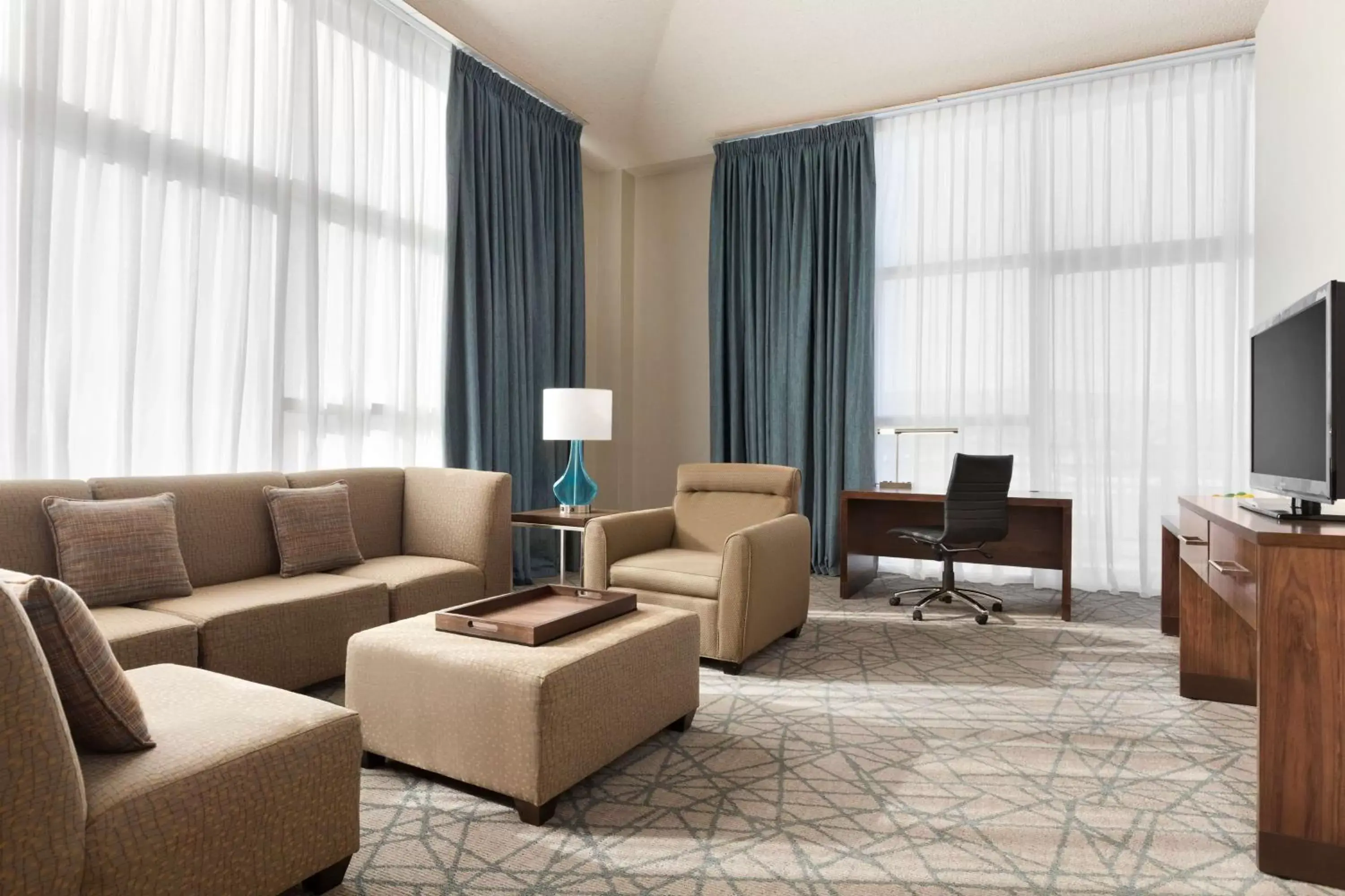 Bedroom, Seating Area in Embassy Suites by Hilton Brea - North Orange County