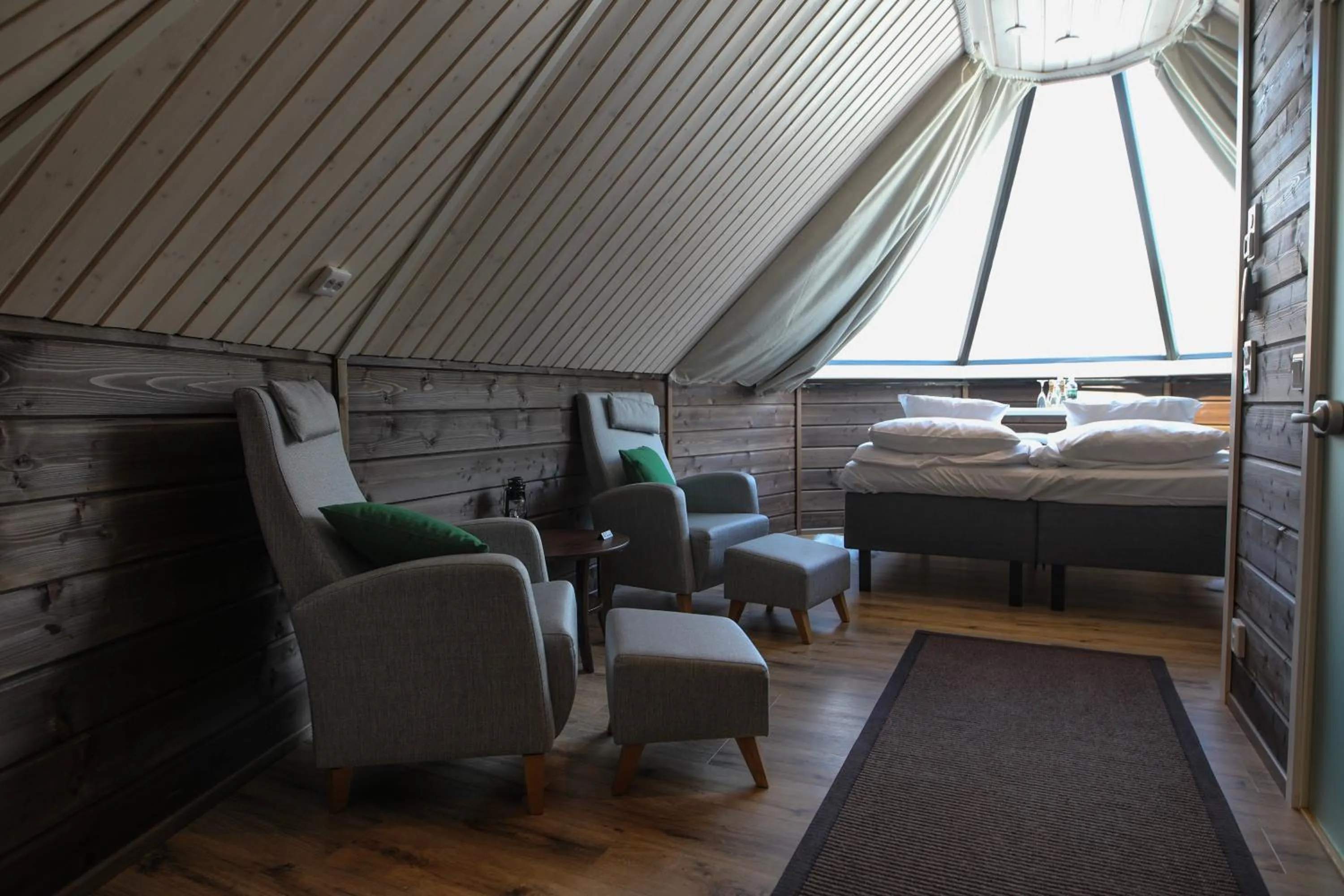 Photo of the whole room, Bed in Aurora Village Ivalo