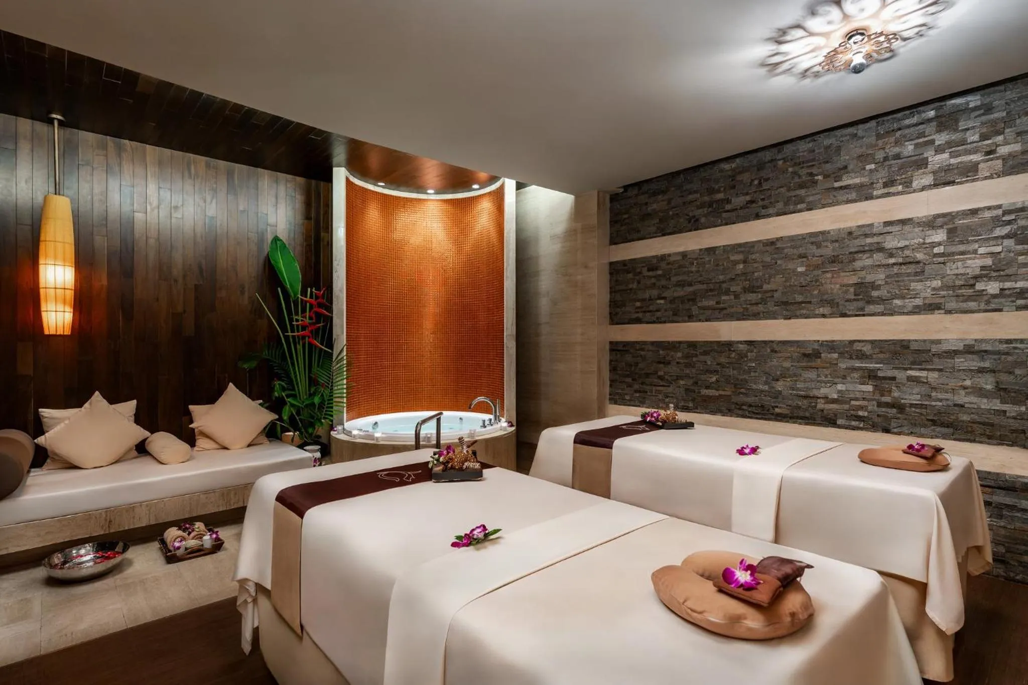 Spa and wellness centre/facilities, Bed in Centara Grand Beach Resort Phuket