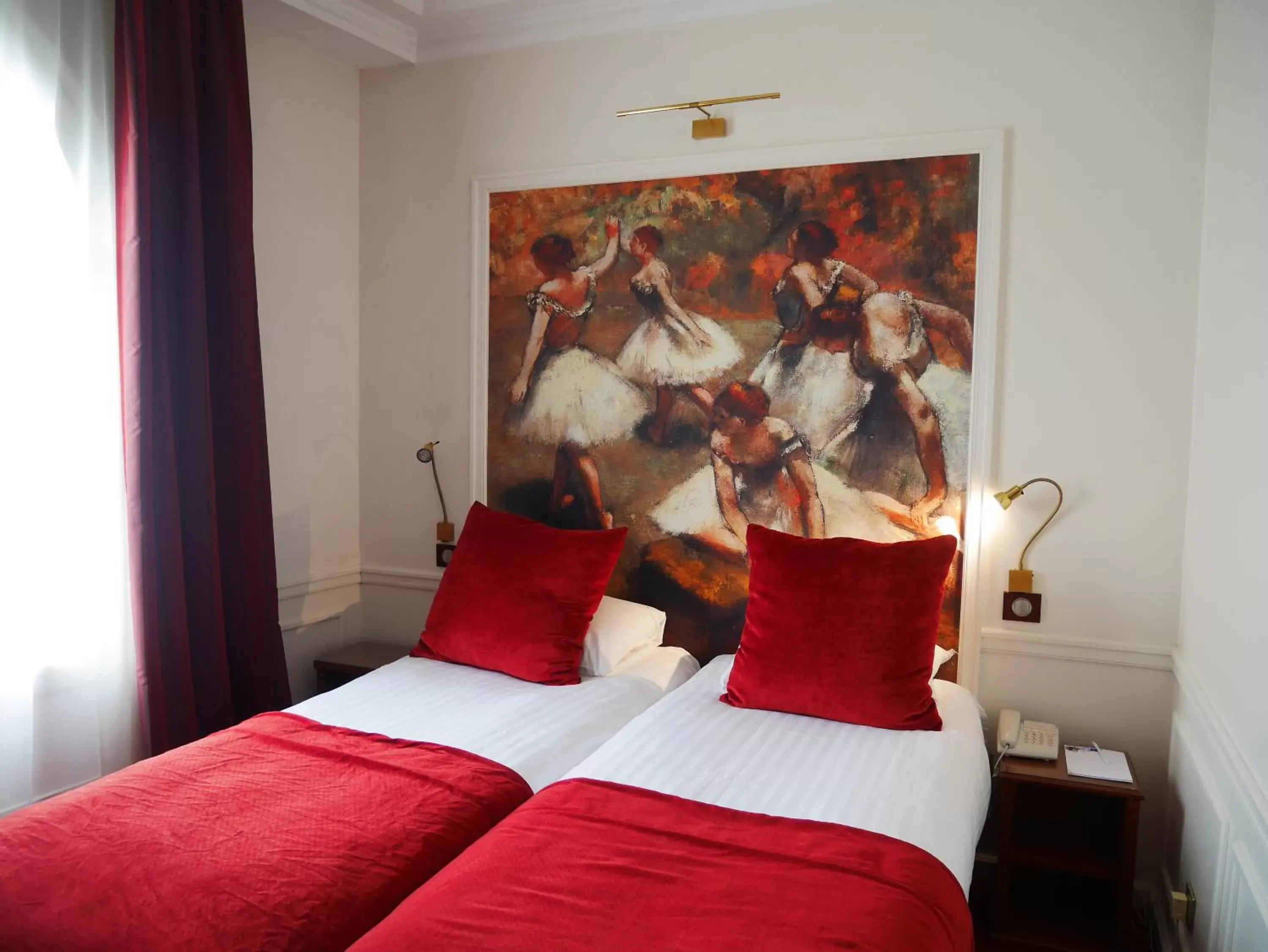 Bedroom, Bed in Timhotel Tour Montparnasse