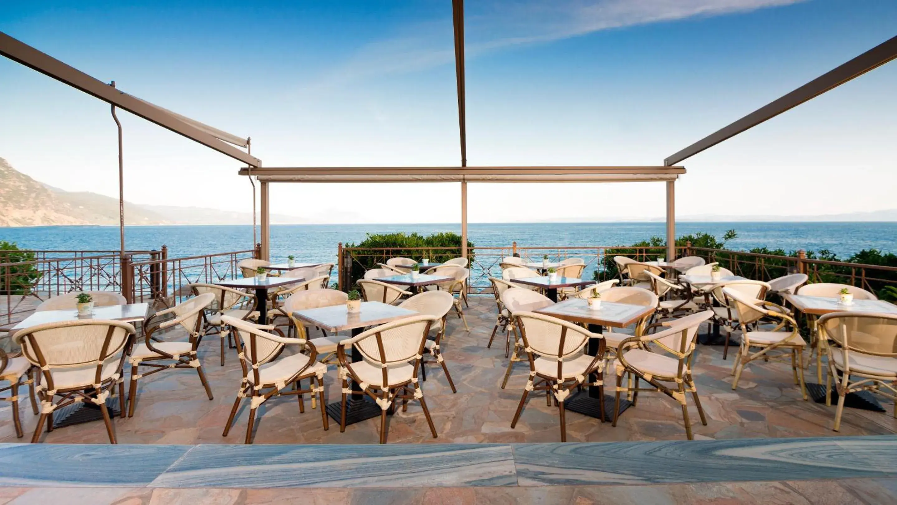 Balcony/Terrace, Restaurant/Places to Eat in Ilia Mare