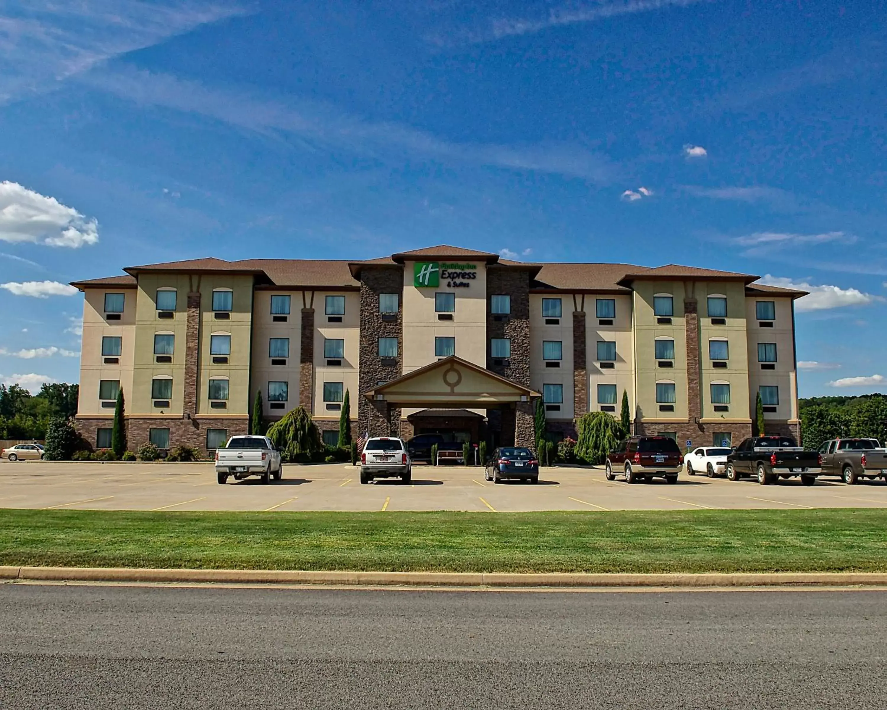 Property Building in Holiday Inn Express and Suites Heber Springs, an IHG Hotel