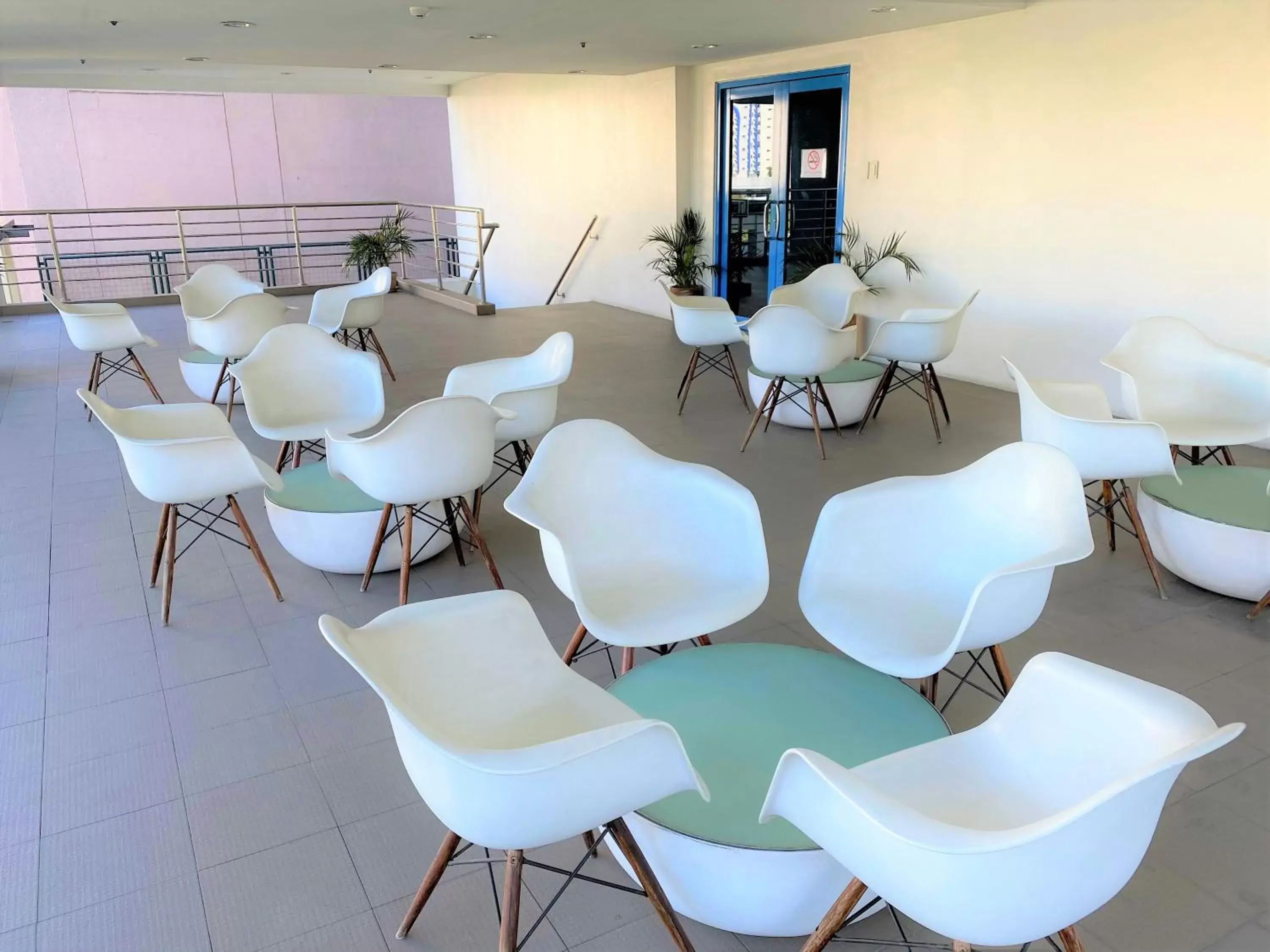 Lounge or bar in One Pacific Place Serviced Residences - Multiple Use Hotel