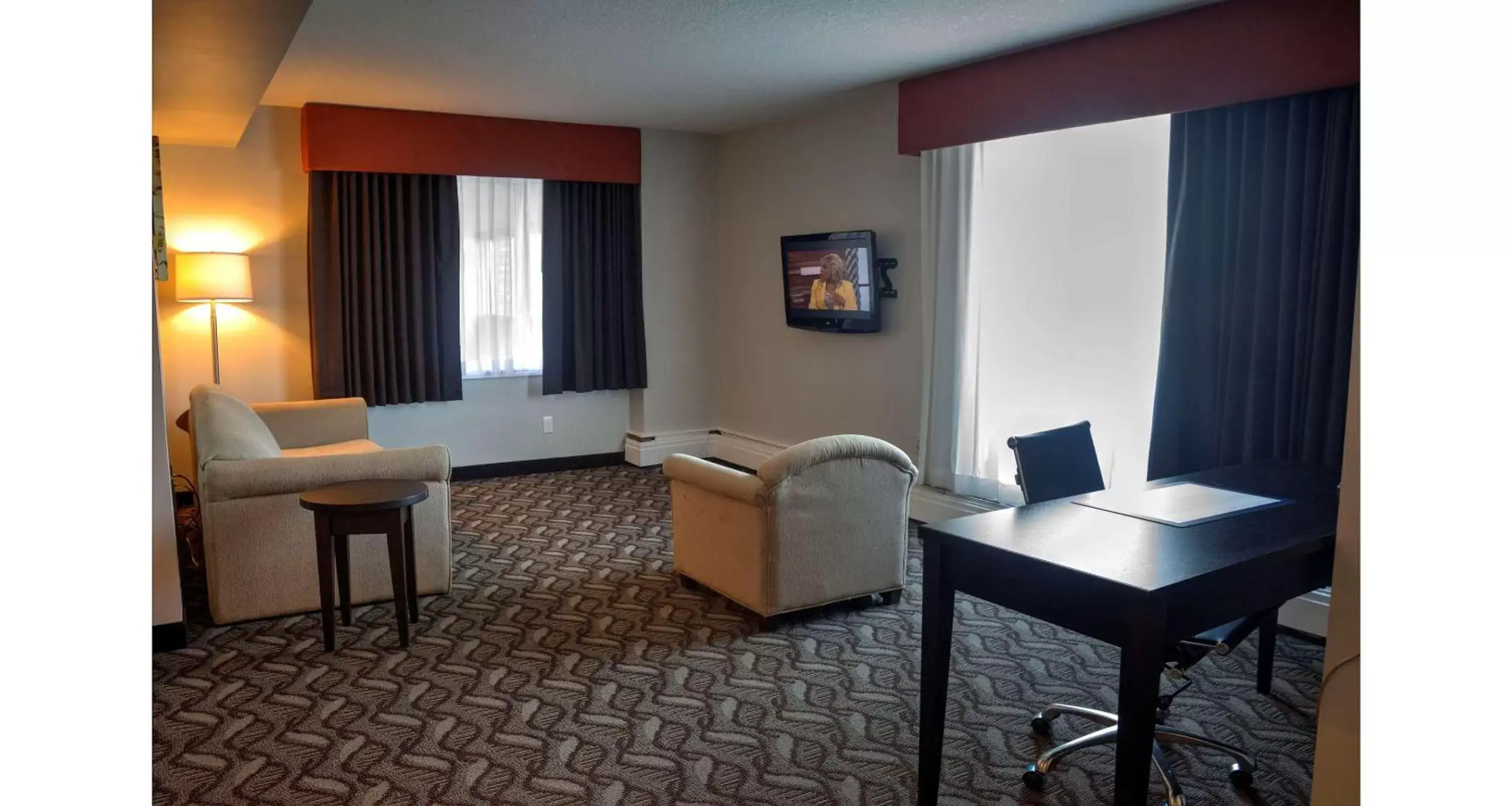 Photo of the whole room, Seating Area in Best Western Airdrie