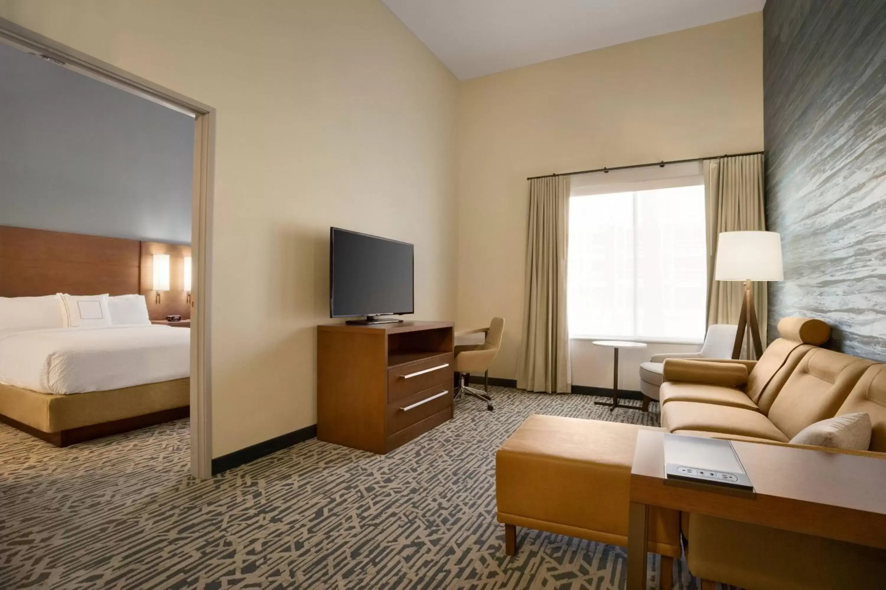 Living room, TV/Entertainment Center in Residence Inn by Marriott Phoenix Chandler/South