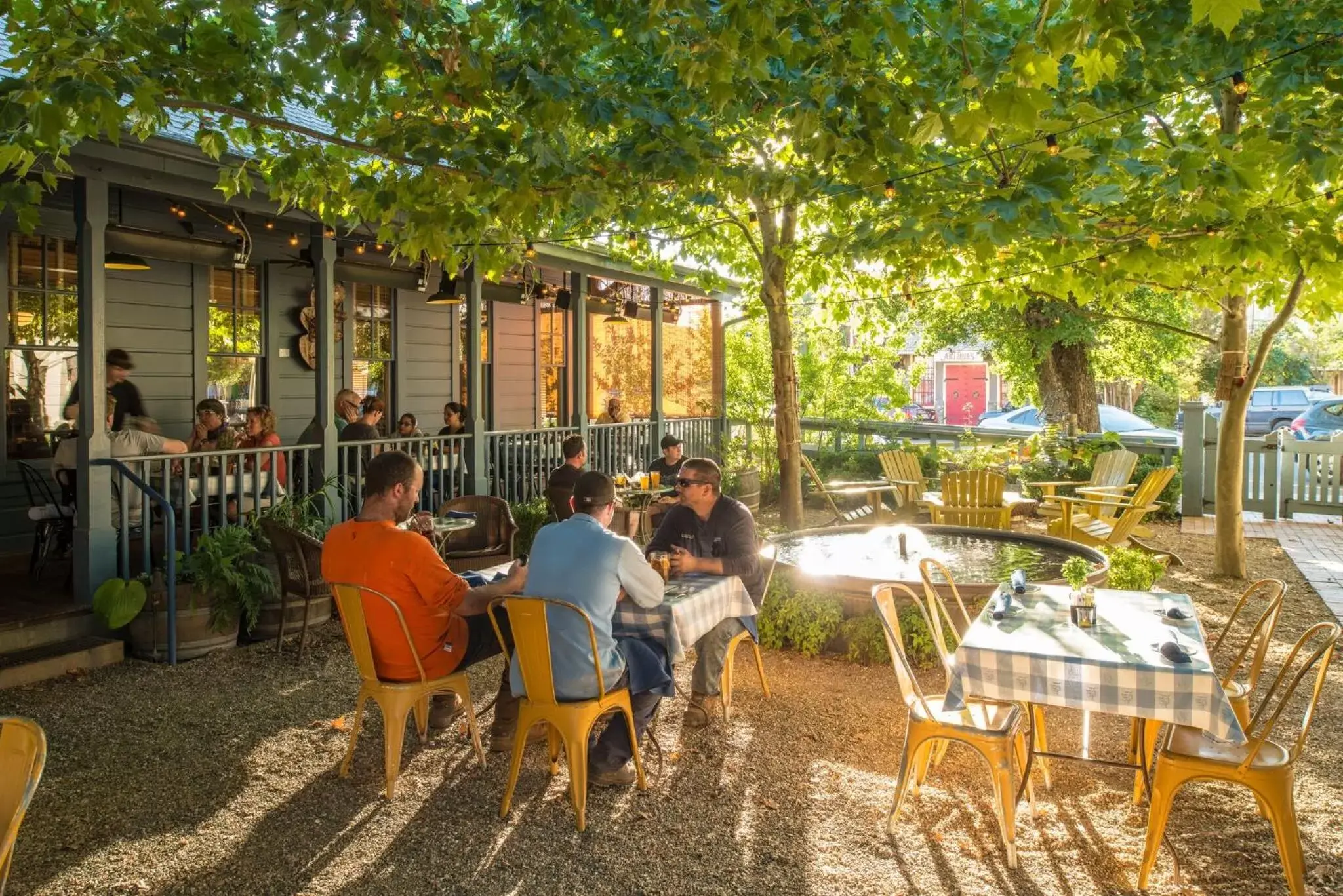 Restaurant/places to eat in Tallman Hotel Restaurant/places to eat in Tallman Hotel