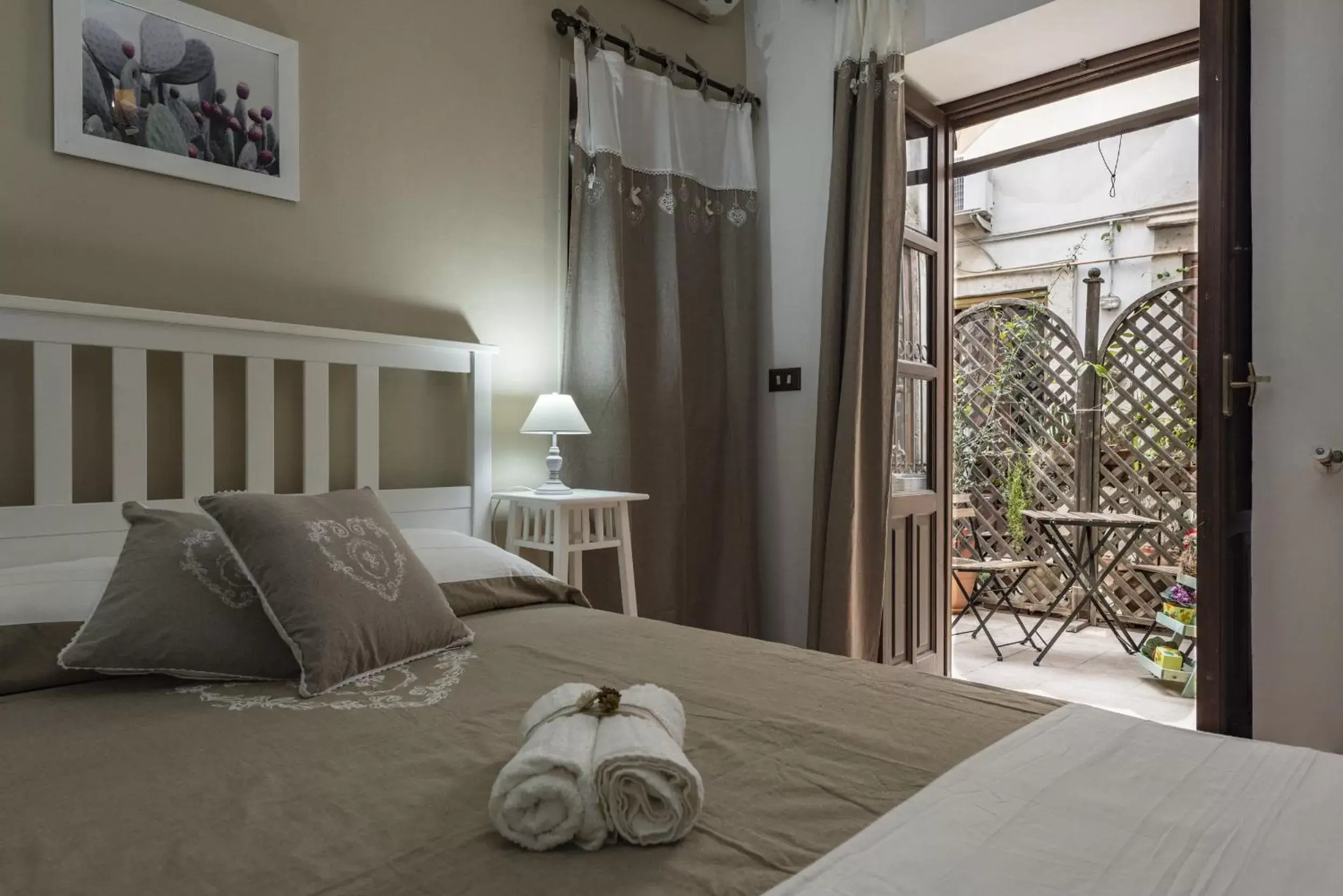 Bedroom, Bed in Dream Holiday Ortigia