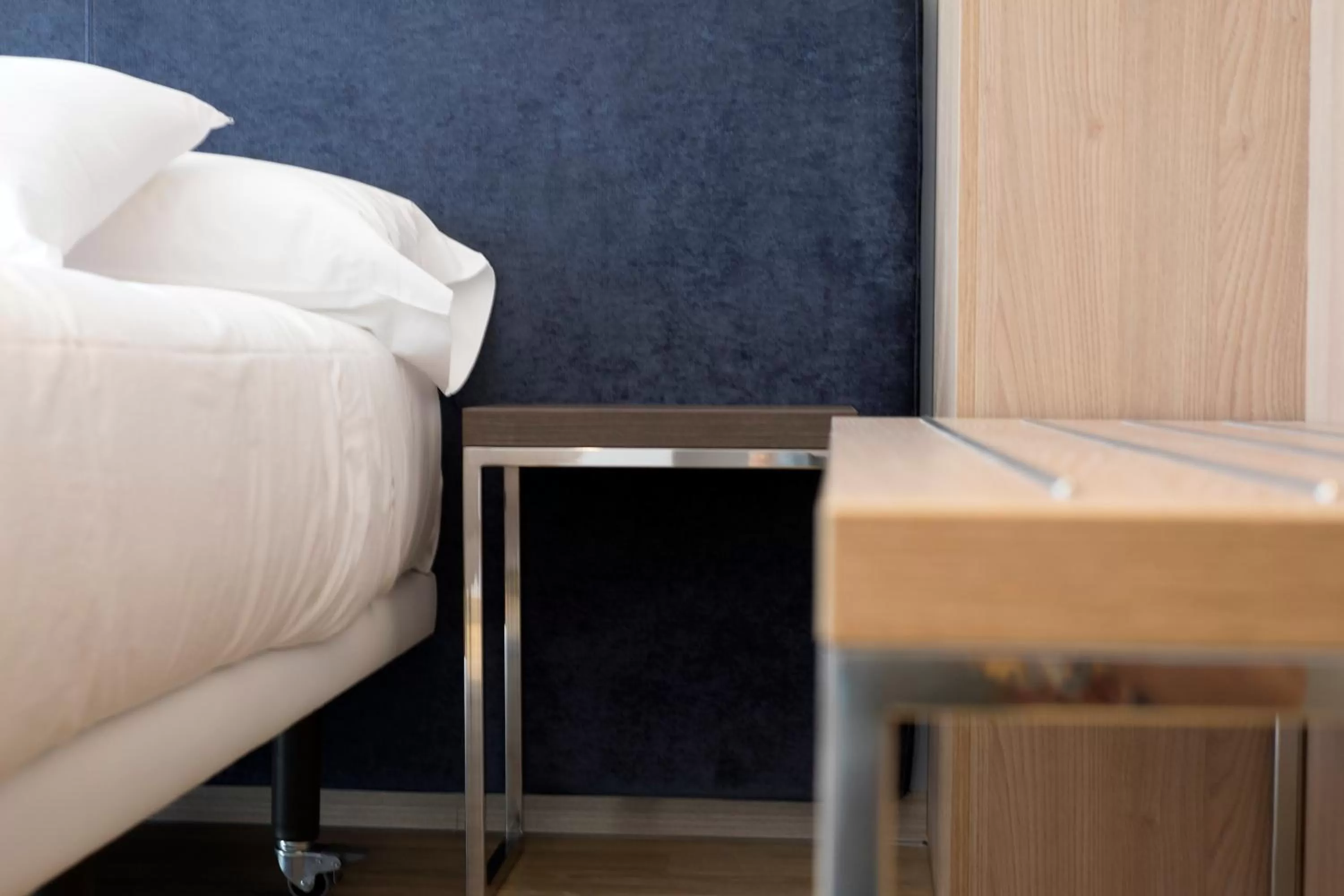 Other, Bed in Caledonian