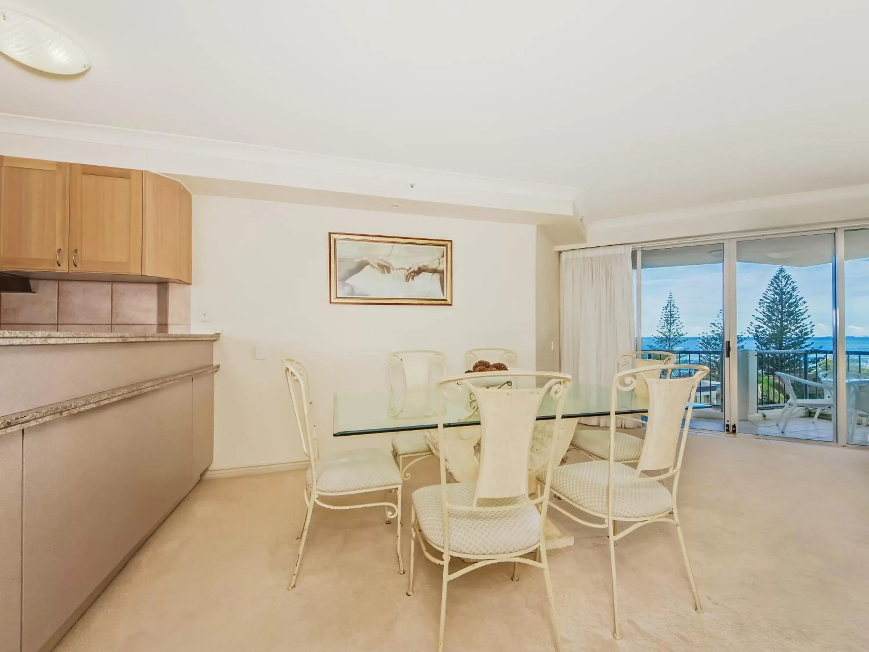 Dining area, Seating Area in Oceana On Broadbeach