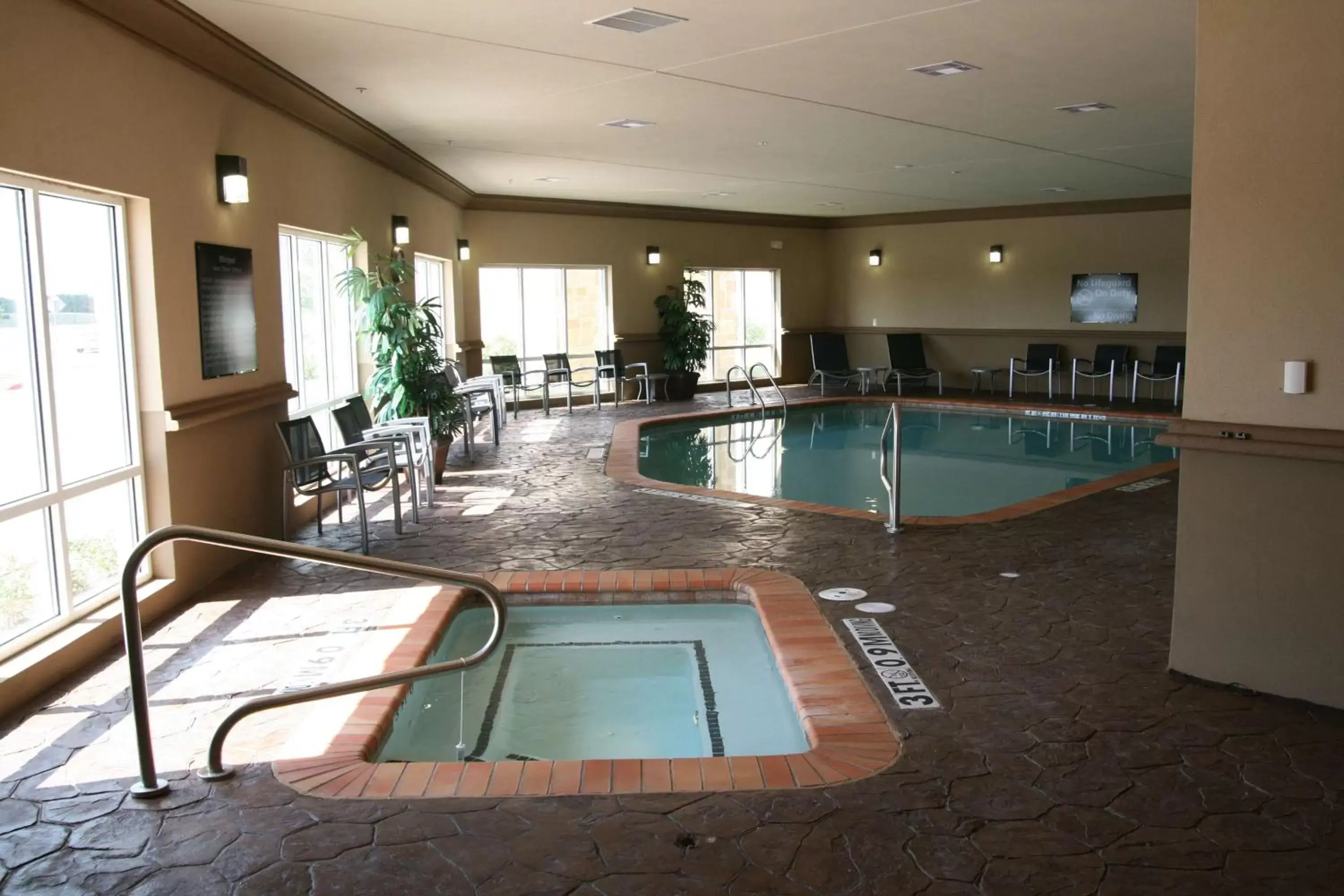 Pool view, Swimming Pool in Hampton Inn & Suites Cleburne