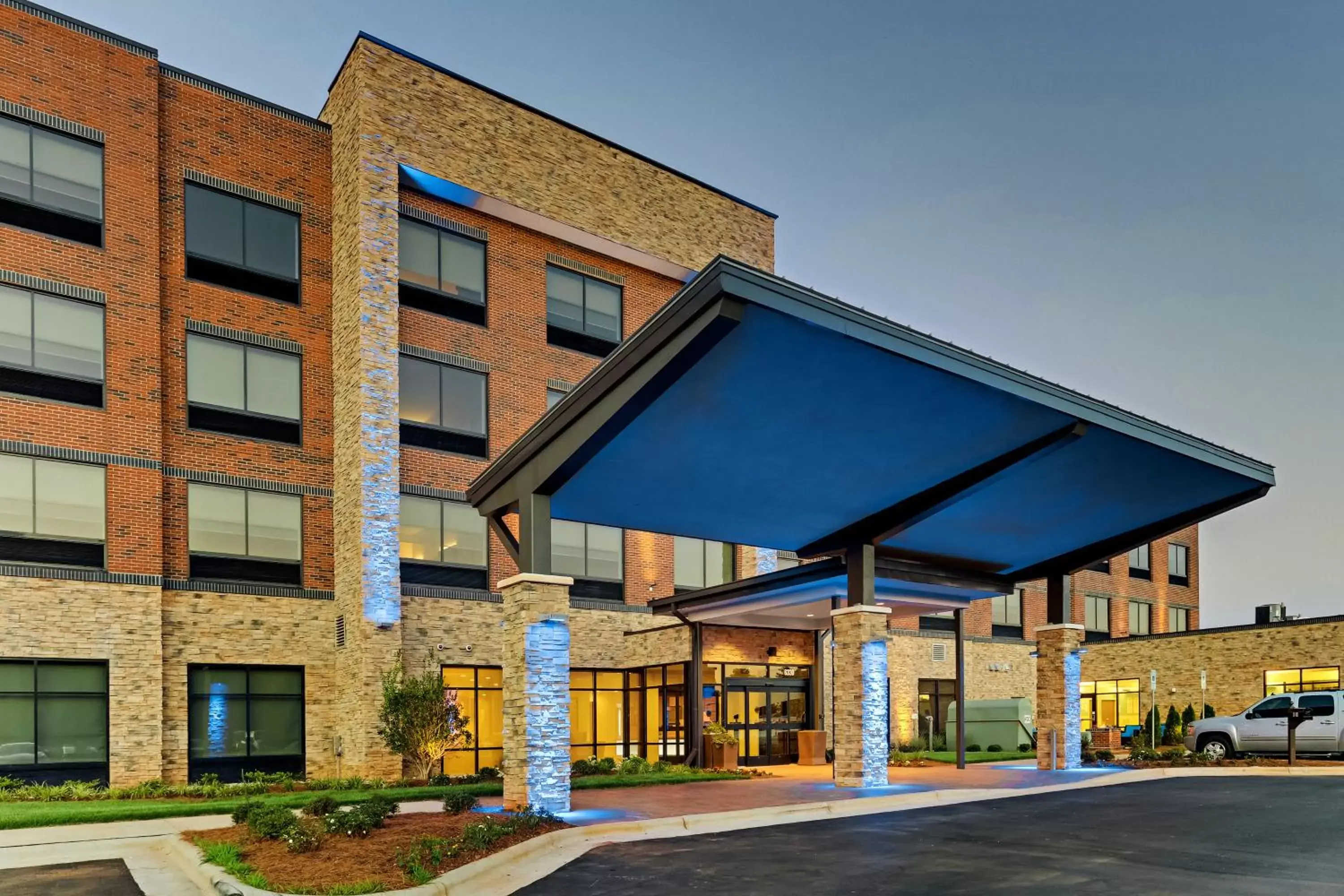 Property Building in Holiday Inn Express & Suites - Winston - Salem SW - Clemmons, an IHG Hotel