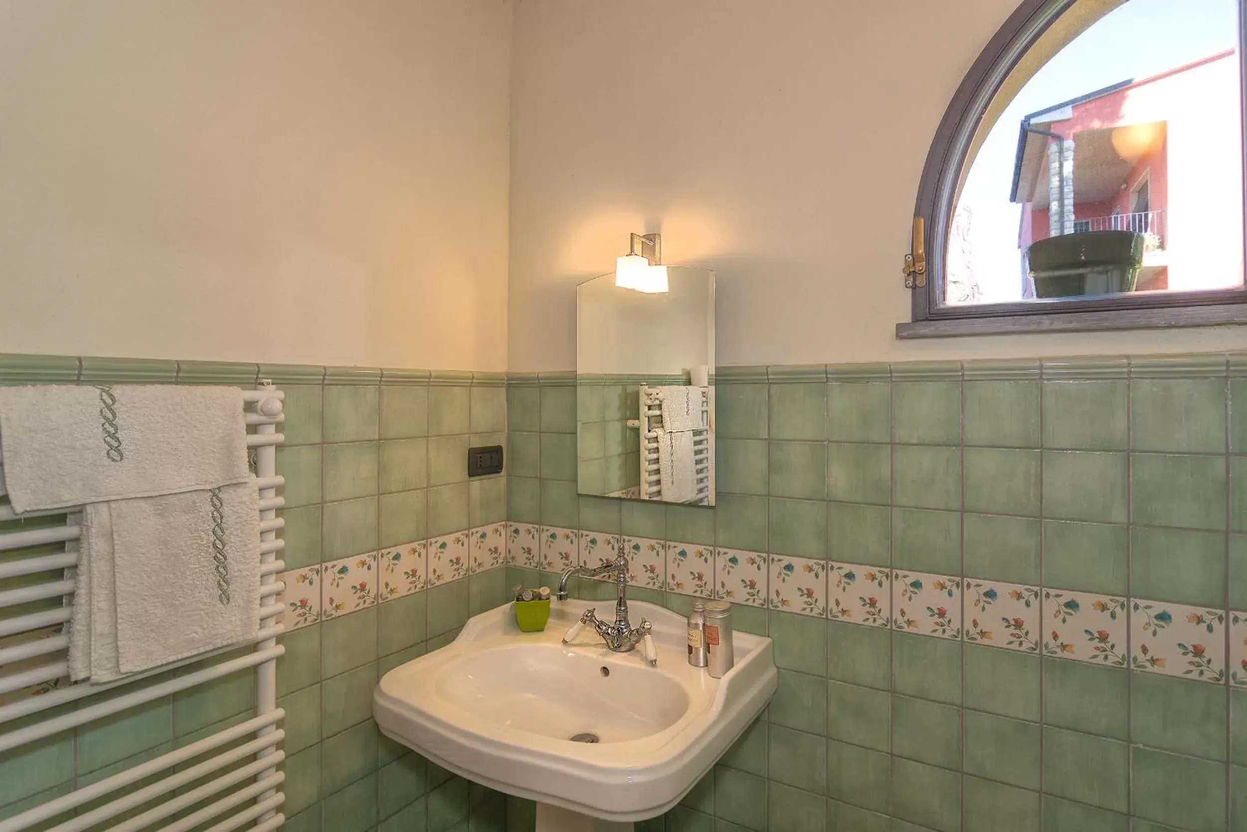 Bathroom in Pisa Holidays