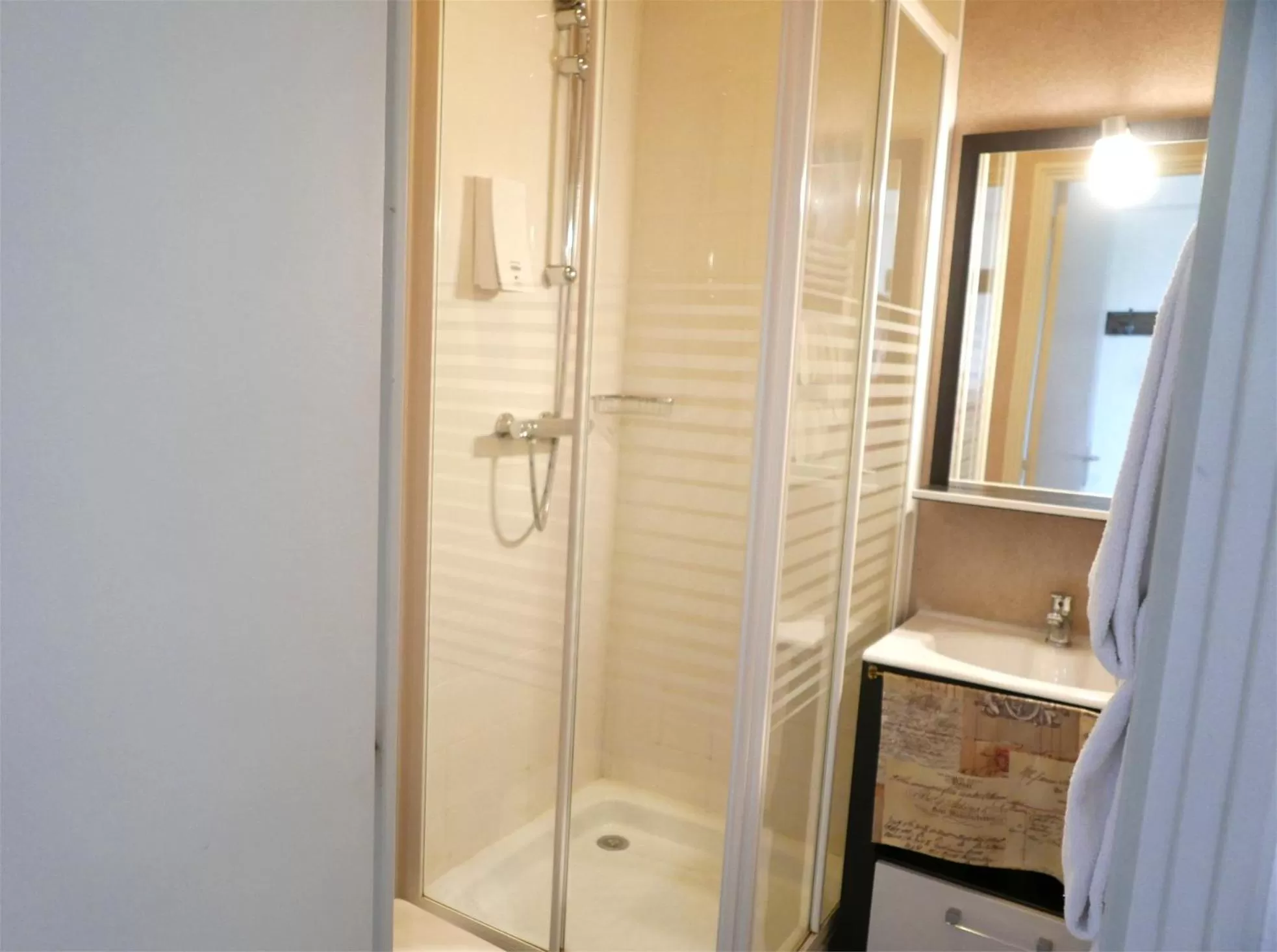 Other, Bathroom in Hôtel Mille et une Feuilles