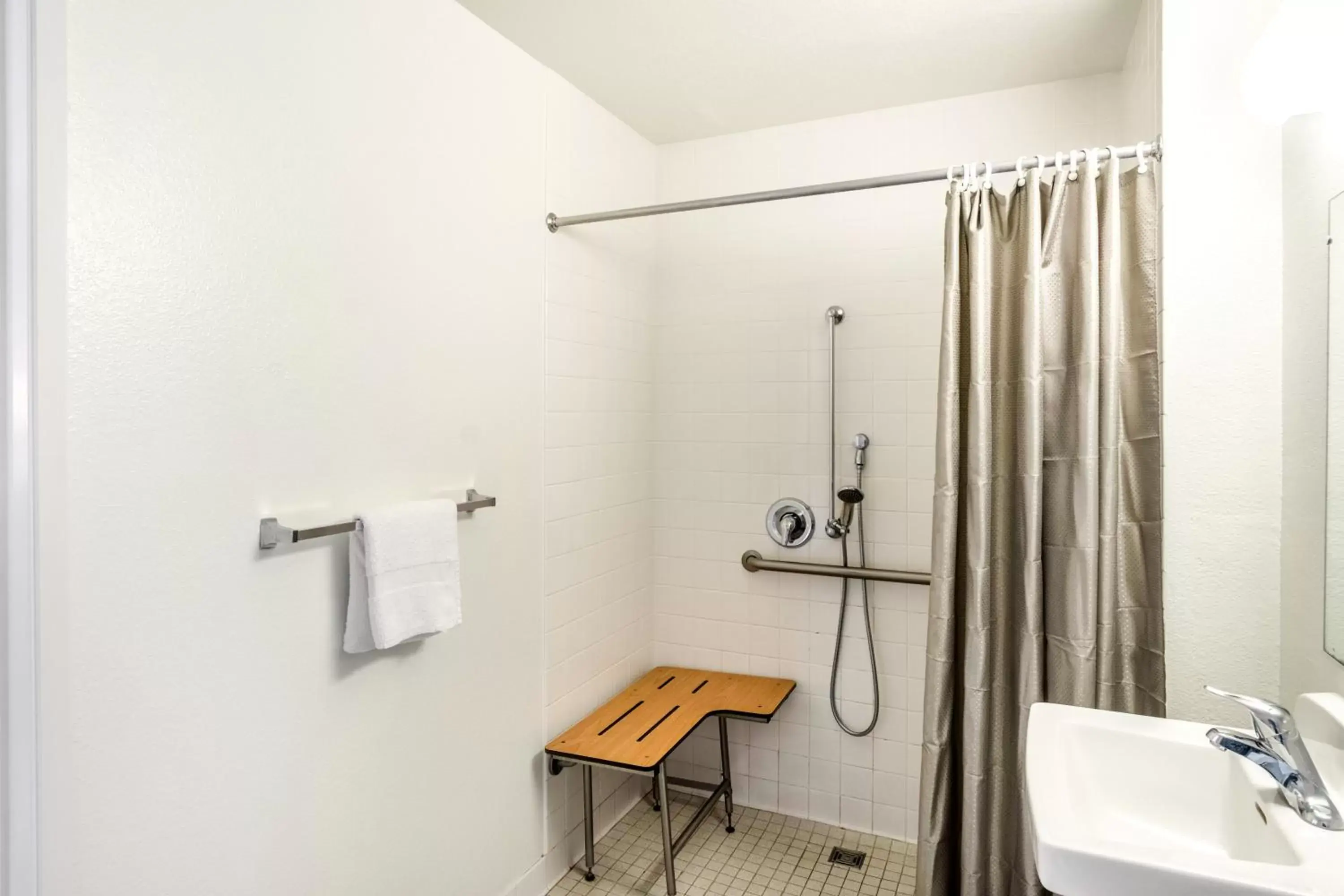 Bathroom in Motel 6-Redding, CA - Central