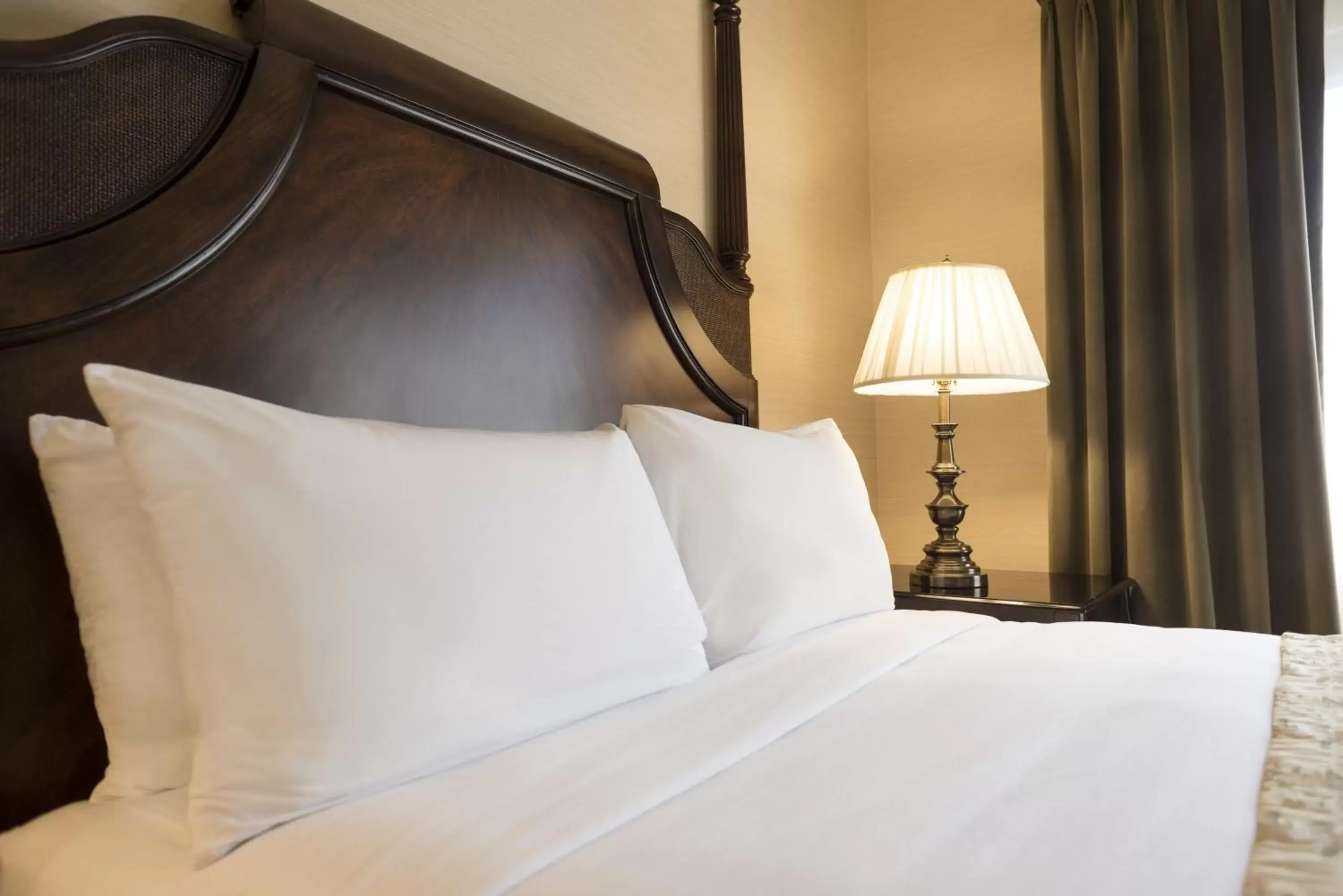 Queen Room - Disability Access in Ayres Suites Ontario at the Mills Mall - Rancho Cucamonga Queen Room - Disability Access in Ayres Suites Ontario at the Mills Mall - Rancho Cucamonga