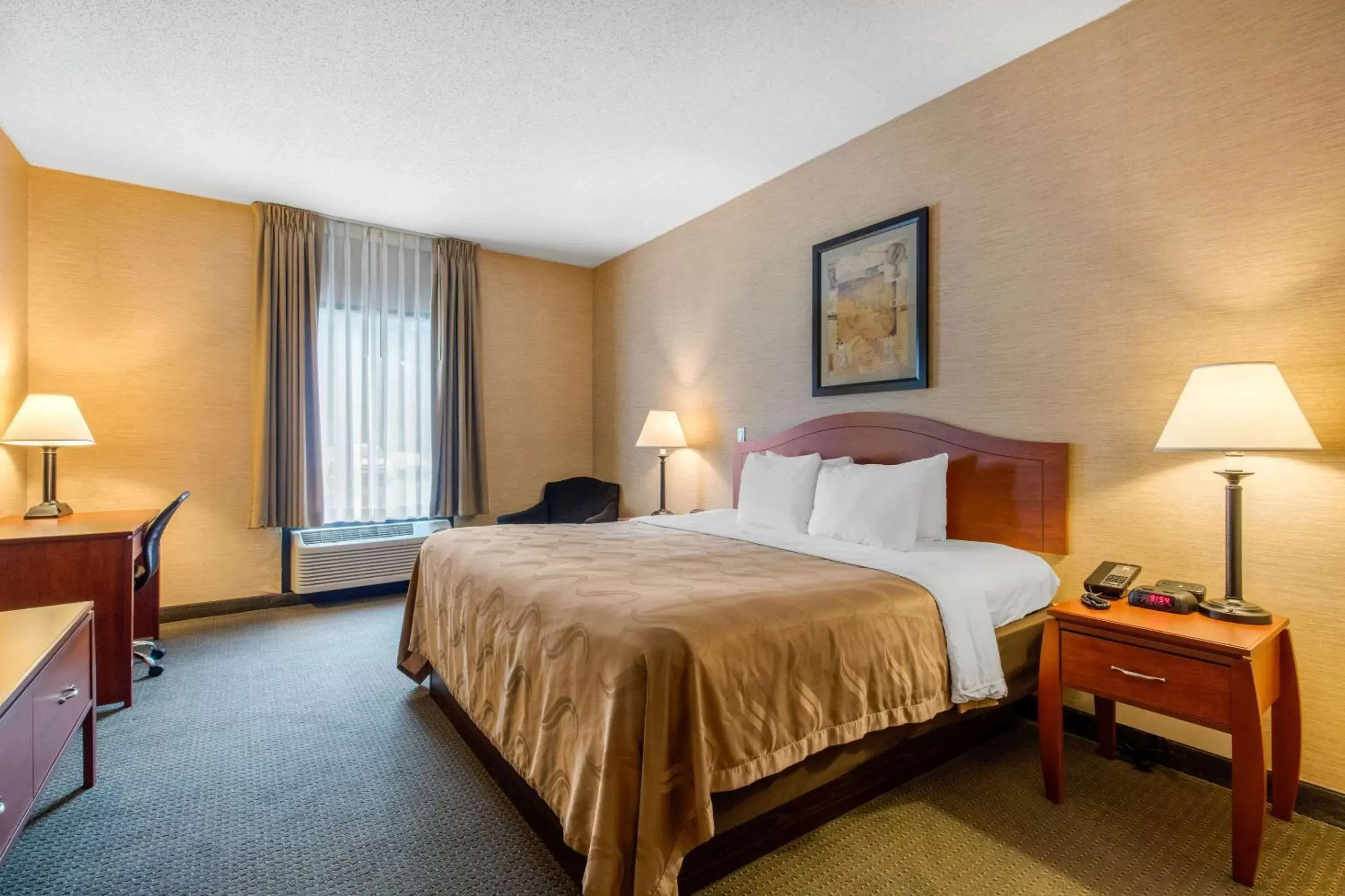 Photo of the whole room, Bed in Quality Inn & Suites Benton - Draffenville