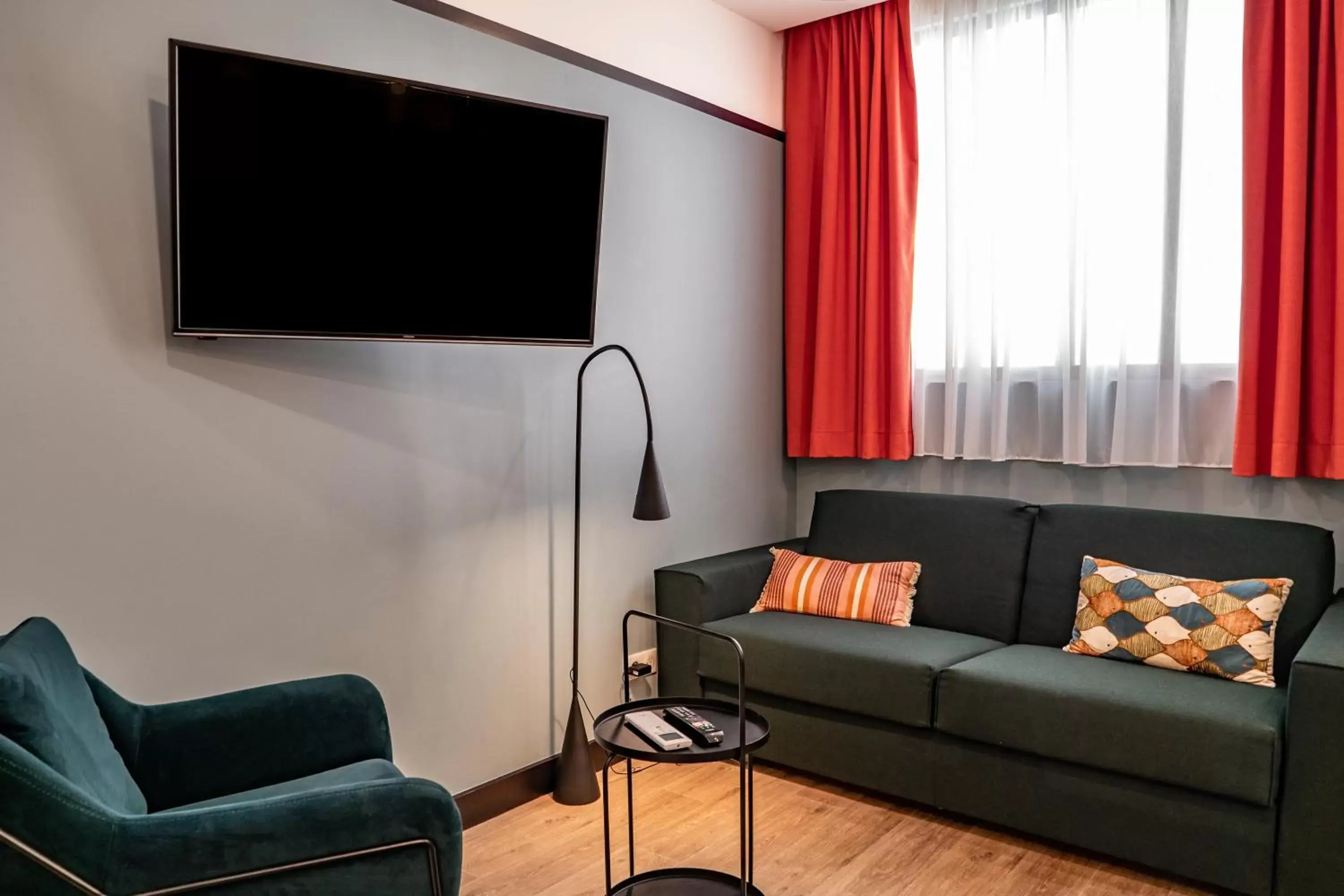 Living room, Seating Area in Hôtel de France, un hôtel AMMI