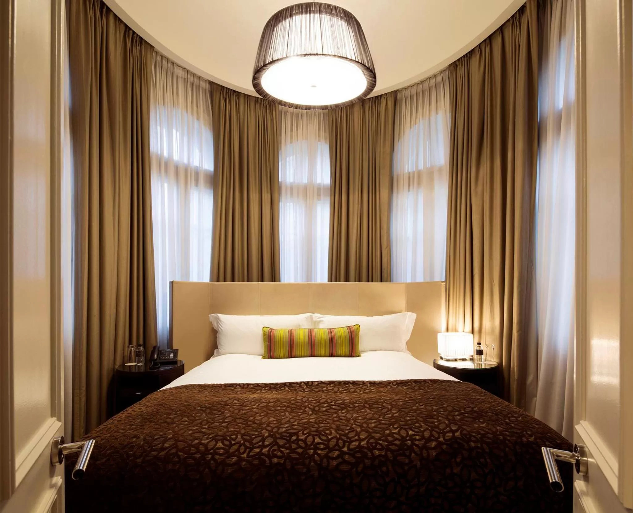 Photo of the whole room, Bed in InterContinental Melbourne The Rialto by IHG