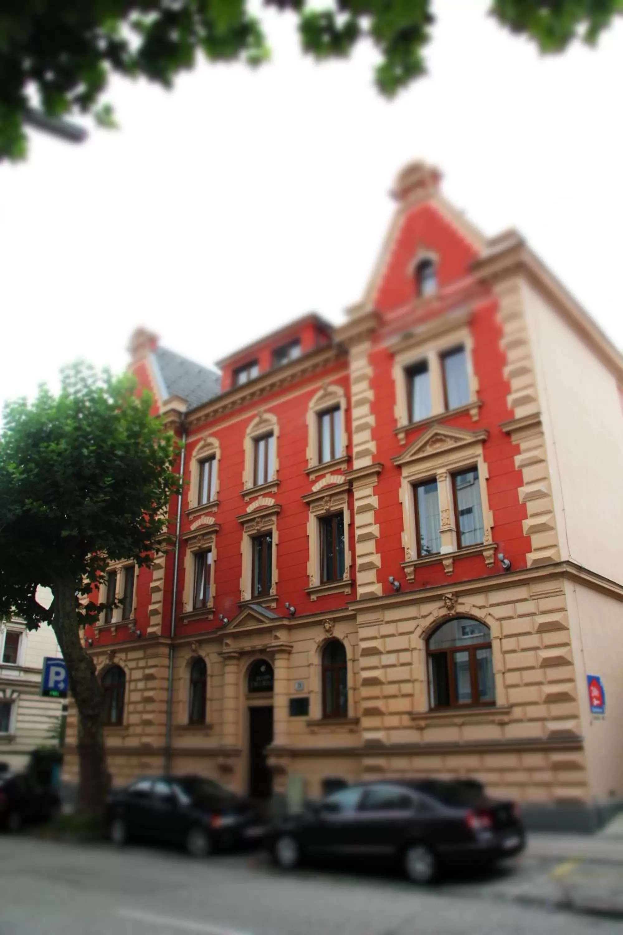 Facade/entrance in Hotel Alexandra