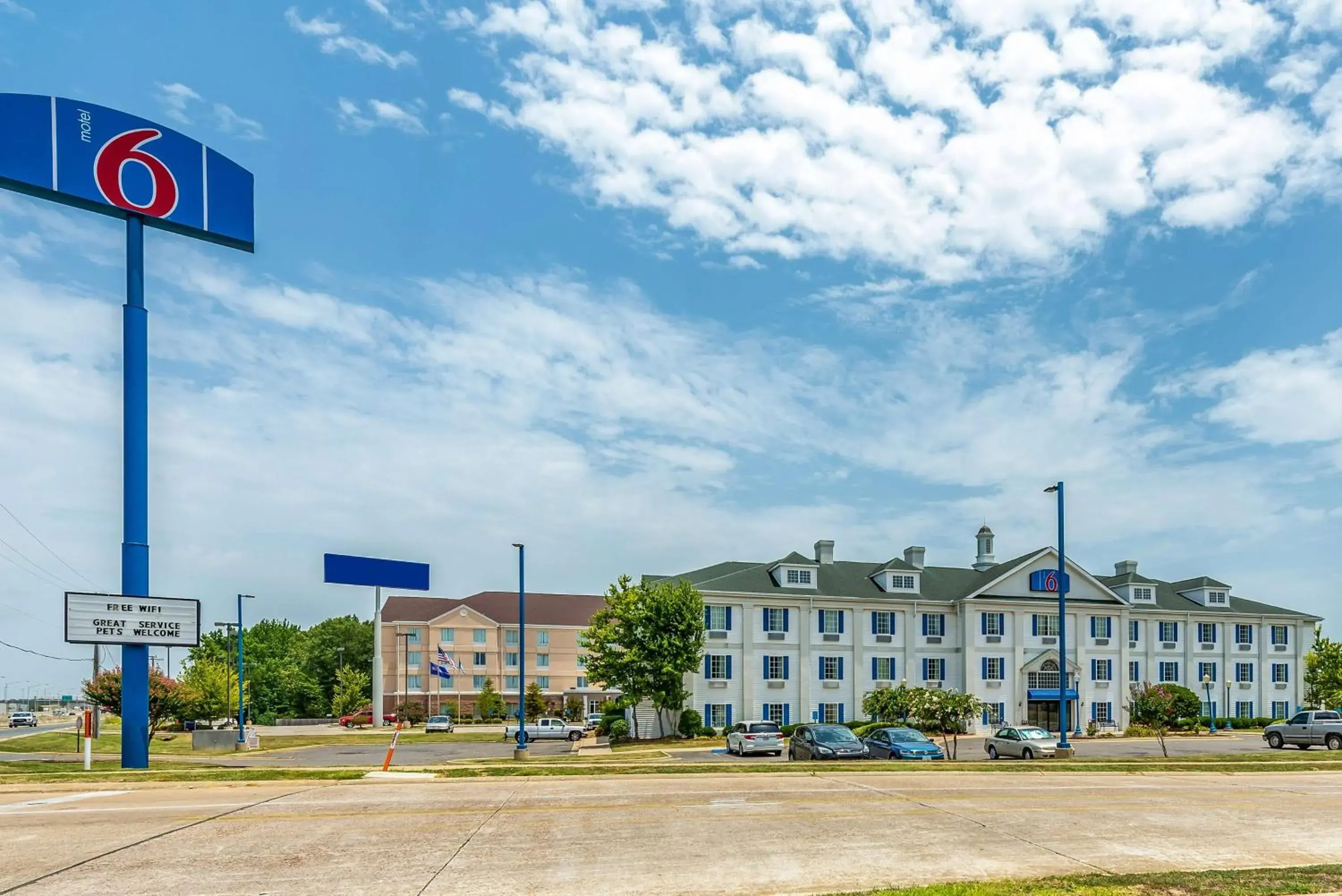 Property Building in Motel 6-Shreveport, LA