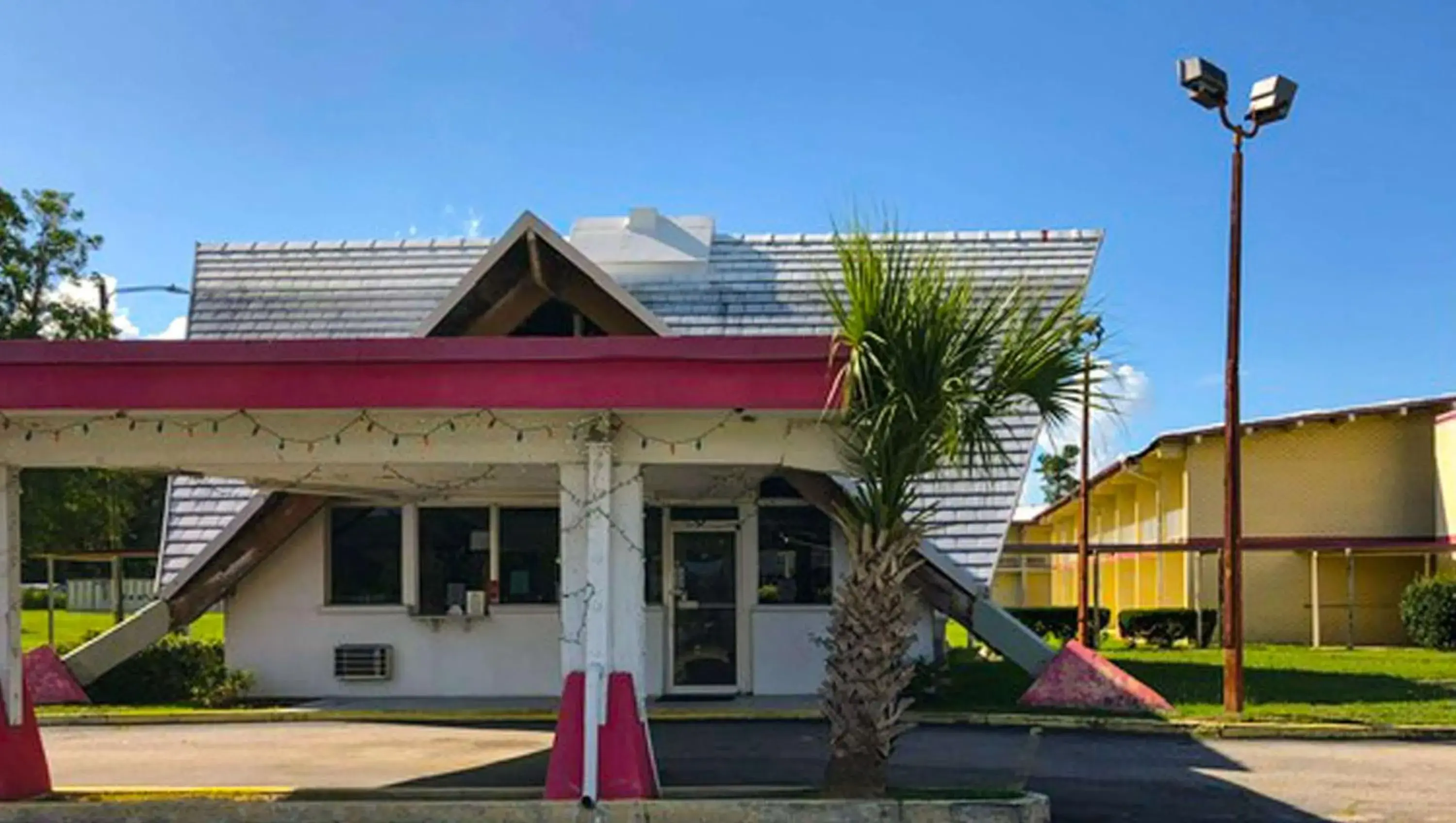 Property Building in Sunset Inn Manning