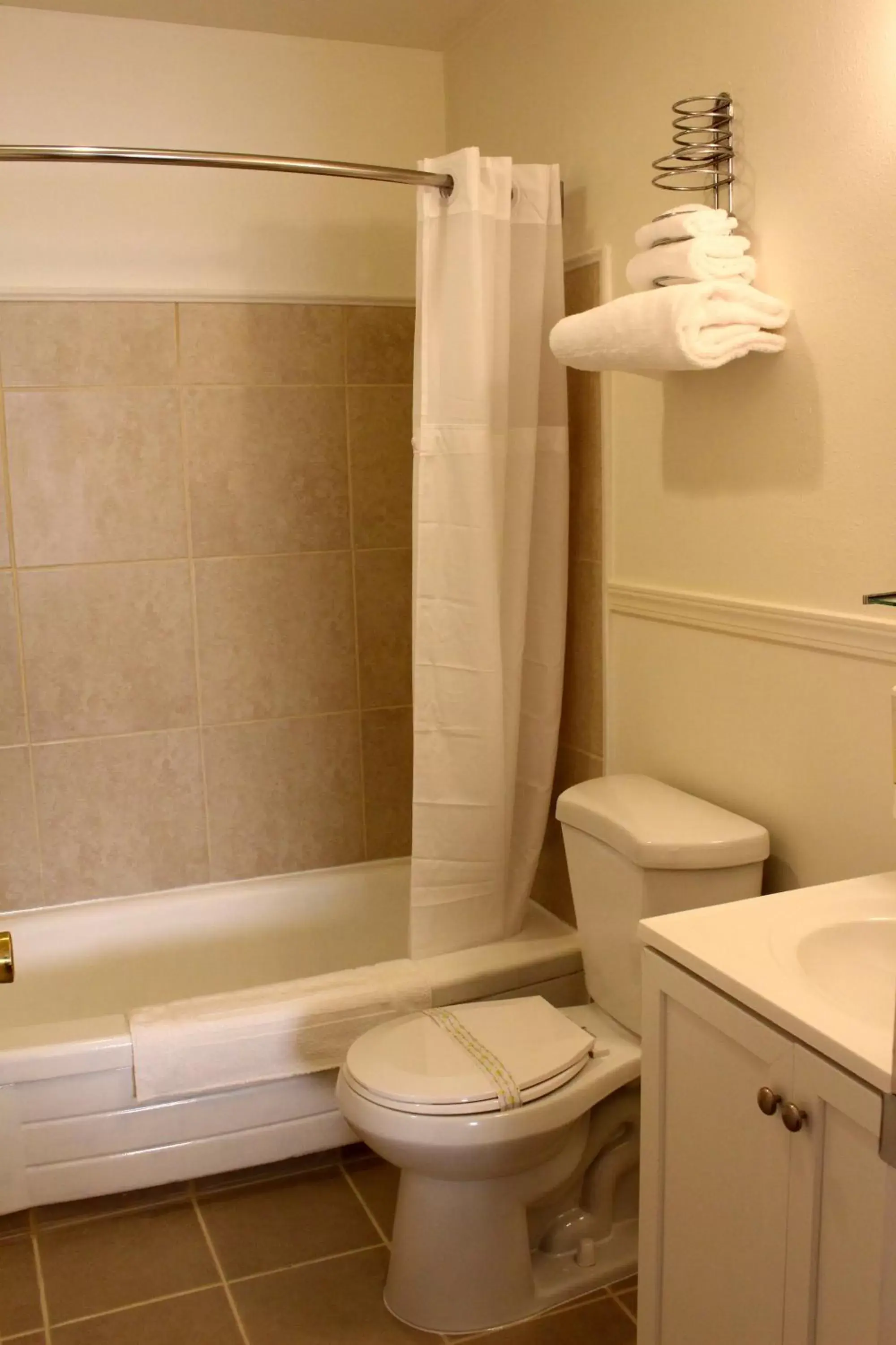 Shower, Bathroom in Sovana Inn