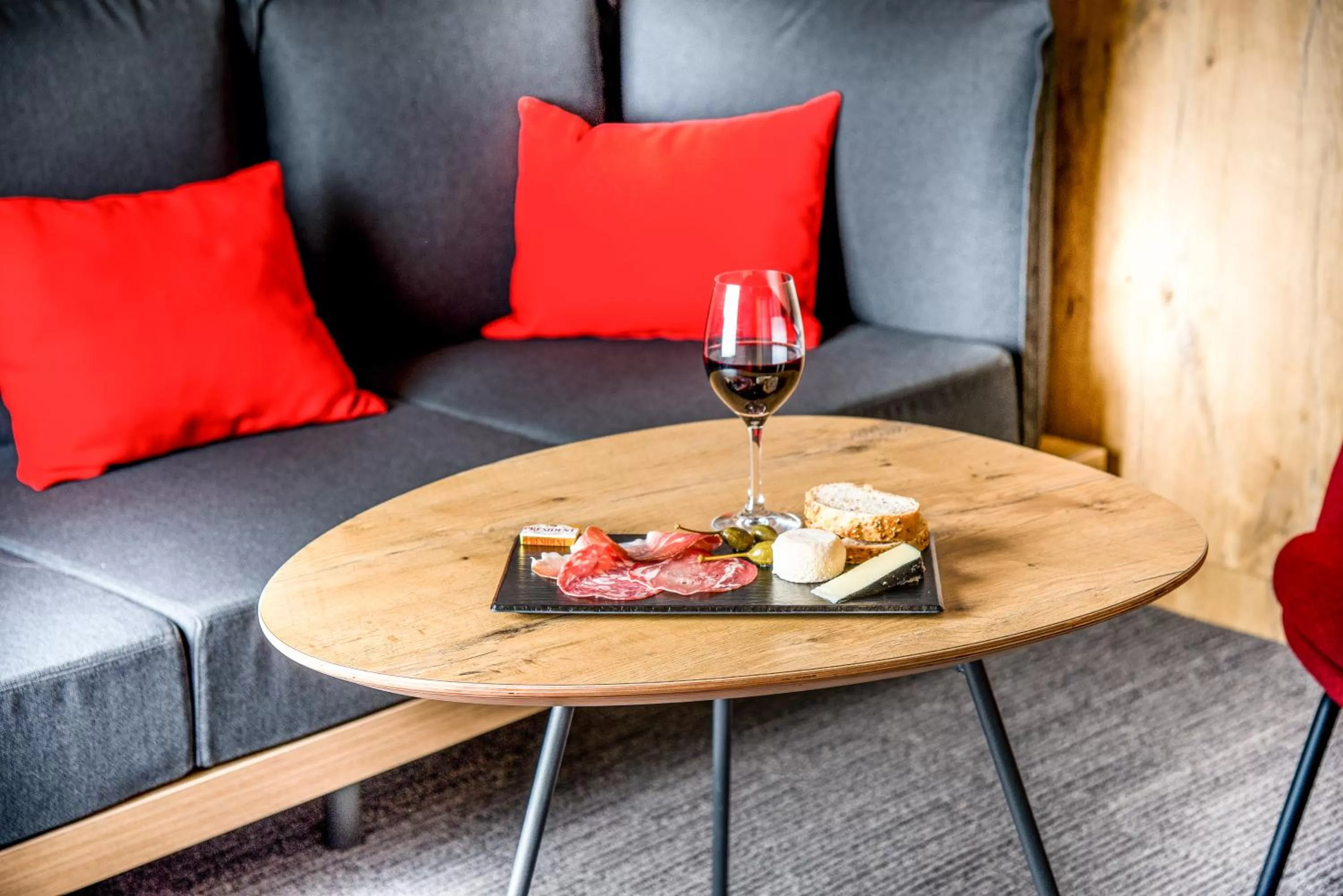 Restaurant/places to eat in ibis Hyeres Centre