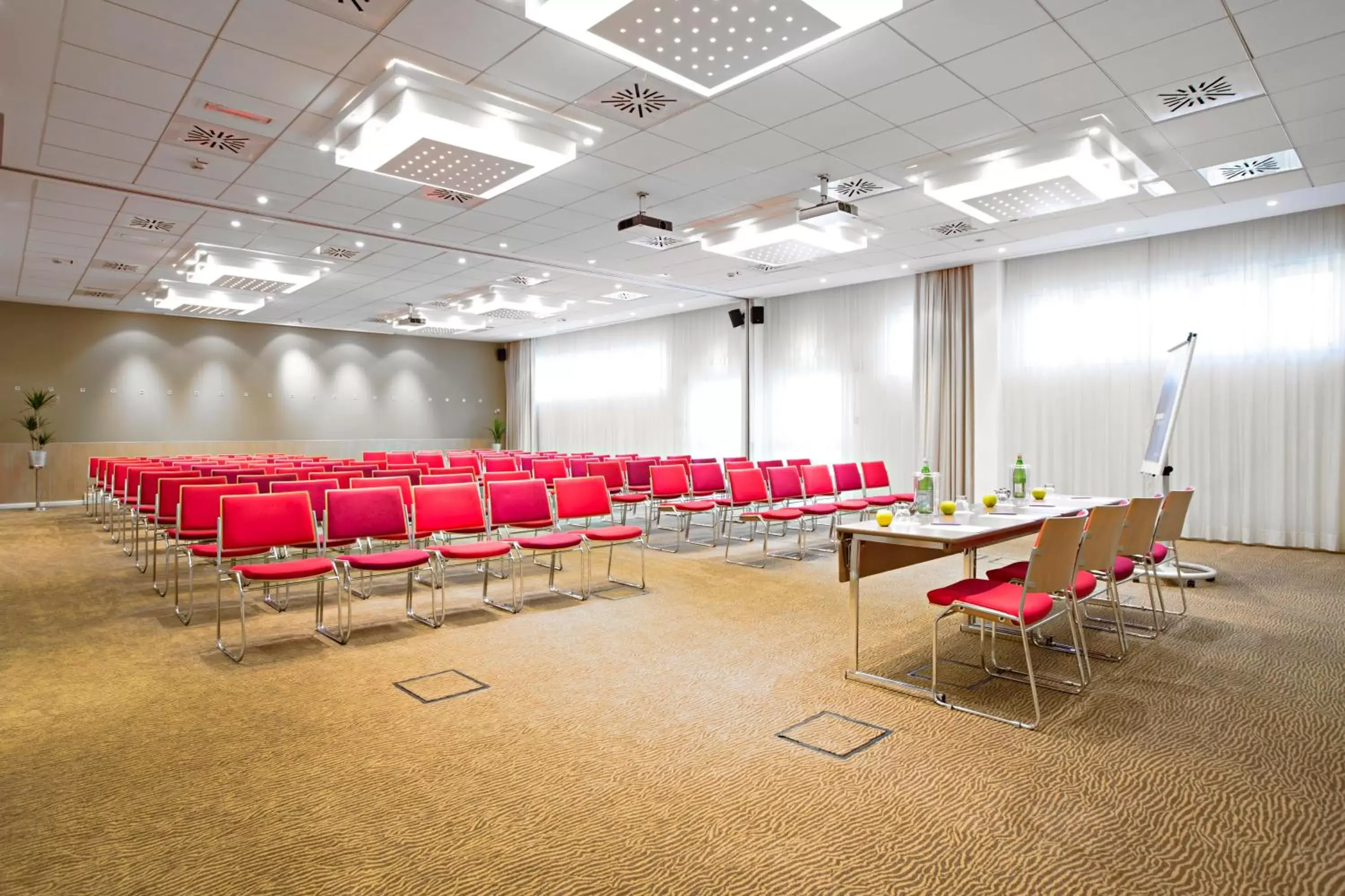 Meeting/conference room in Novotel Salerno Est Arechi