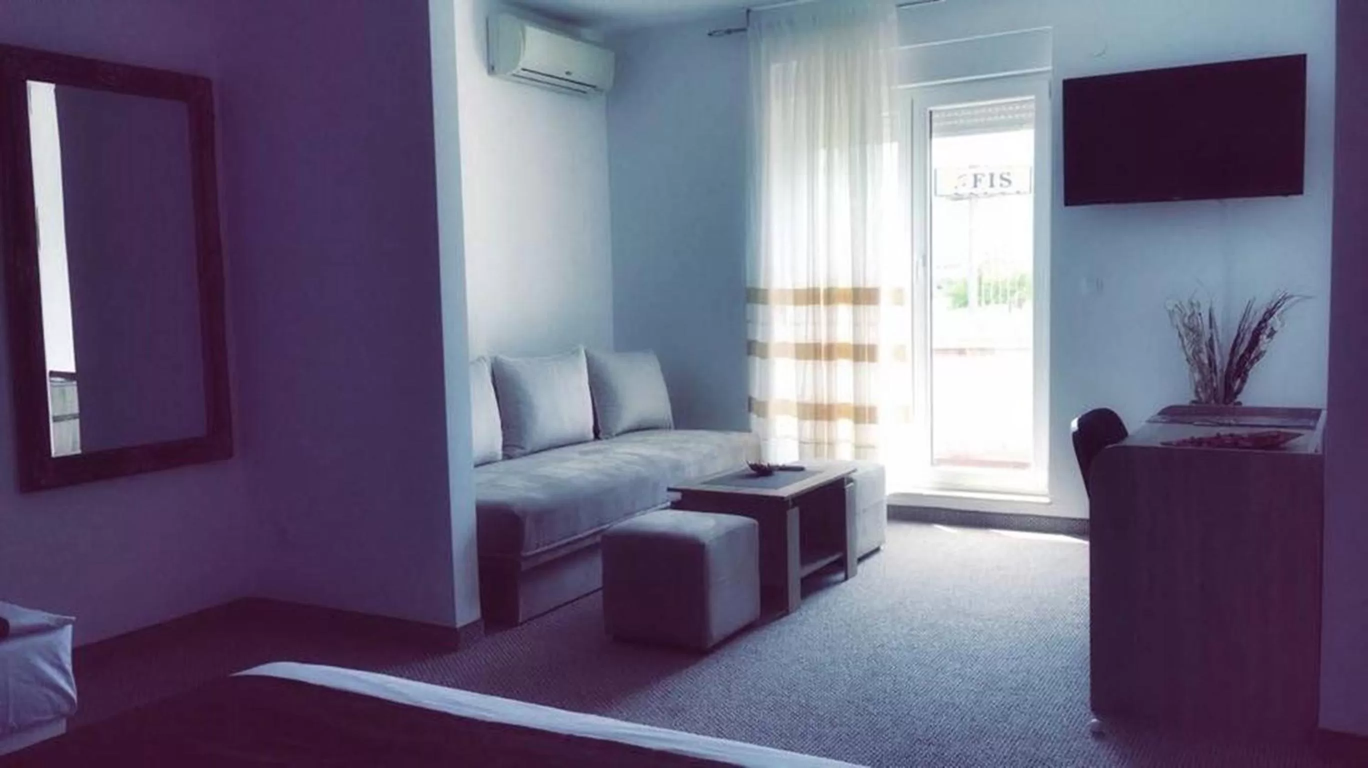 Living room, Bed in Motel Aura