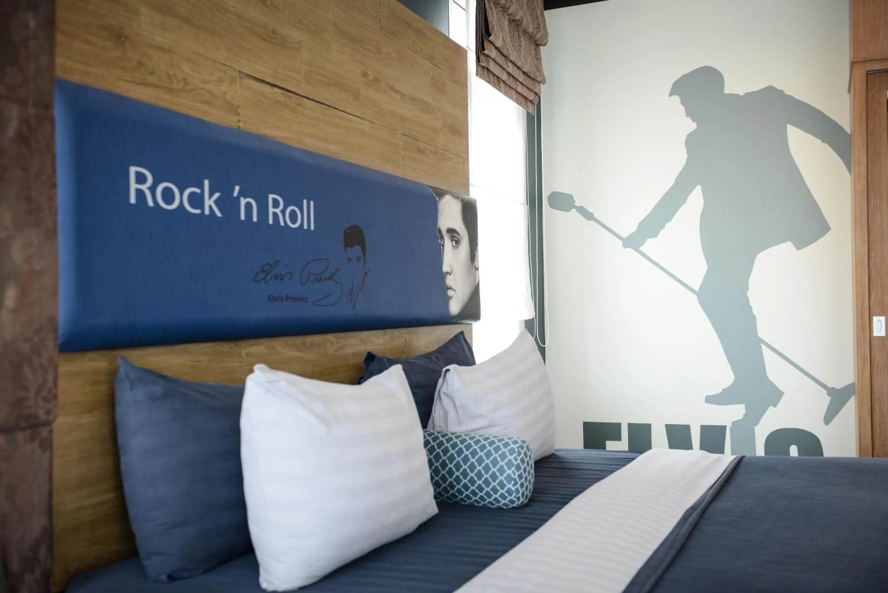 Bed in The River Scene