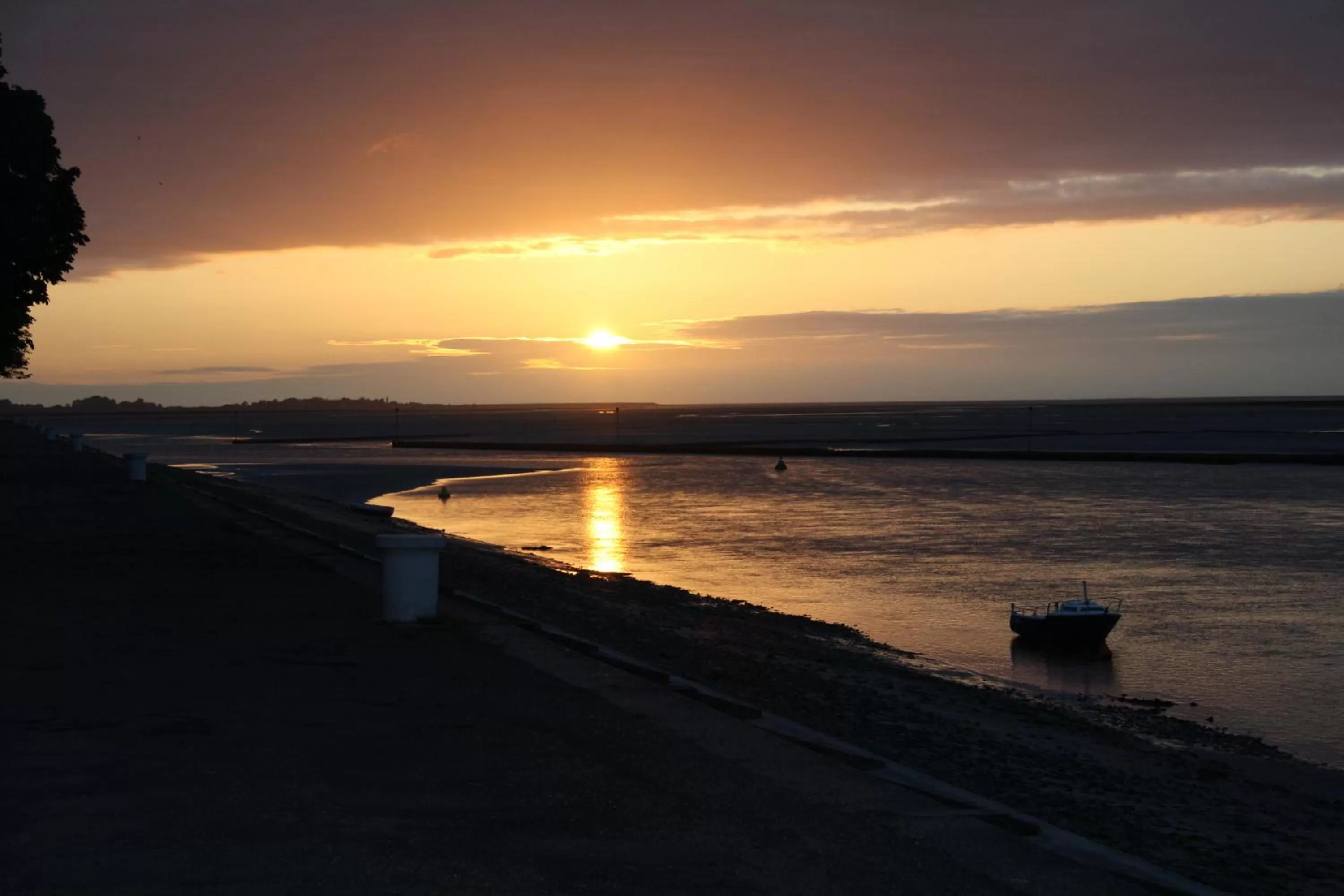 View (from property/room) in The Originals Boutique, Hôtel La Colonne de Bronze, Saint-Valéry-sur-Somme