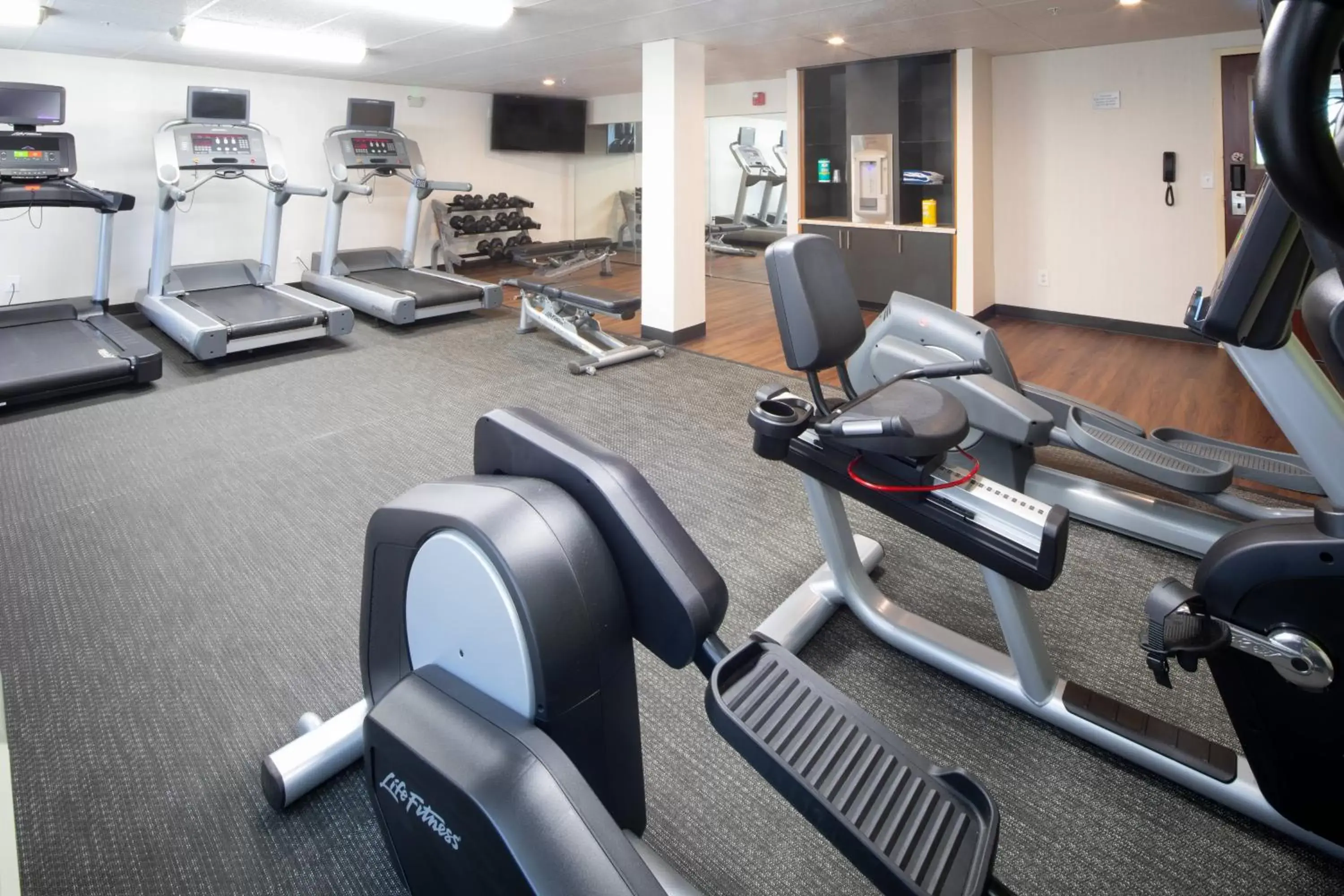 Fitness centre/facilities, Fitness Center/Facilities in Courtyard by Marriott Lansing
