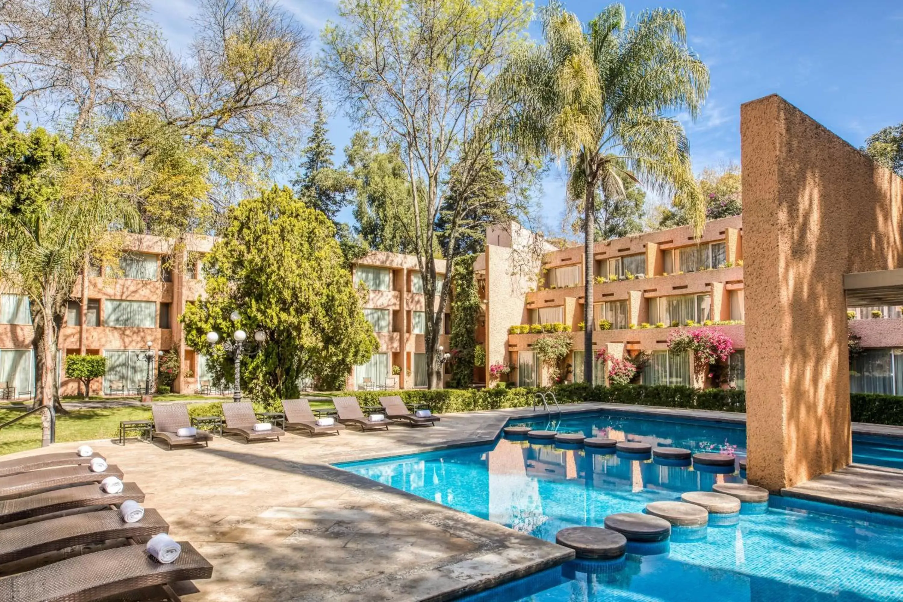 Swimming Pool in Marriott Puebla Hotel Meson del Angel