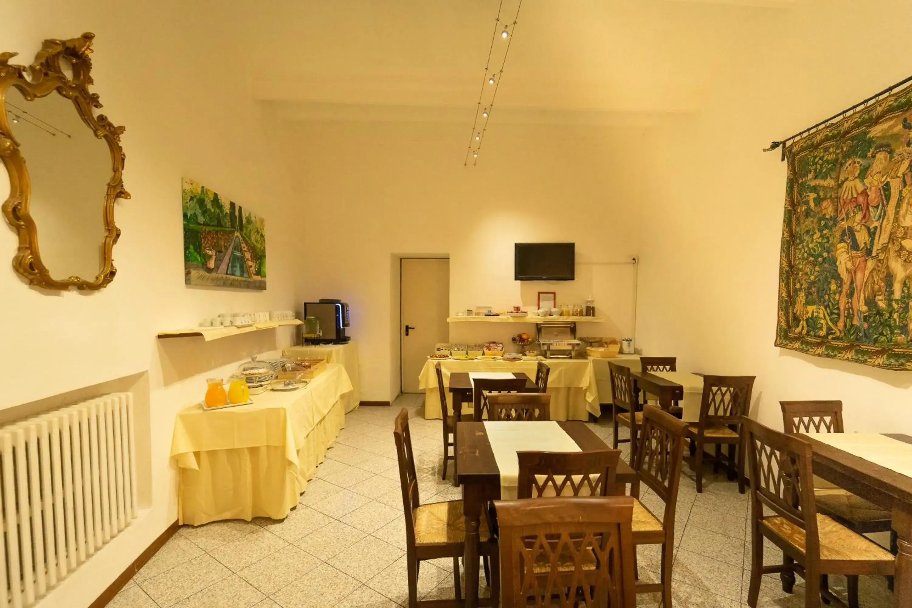 Restaurant/Places to Eat in Albergo Tre Donzelle