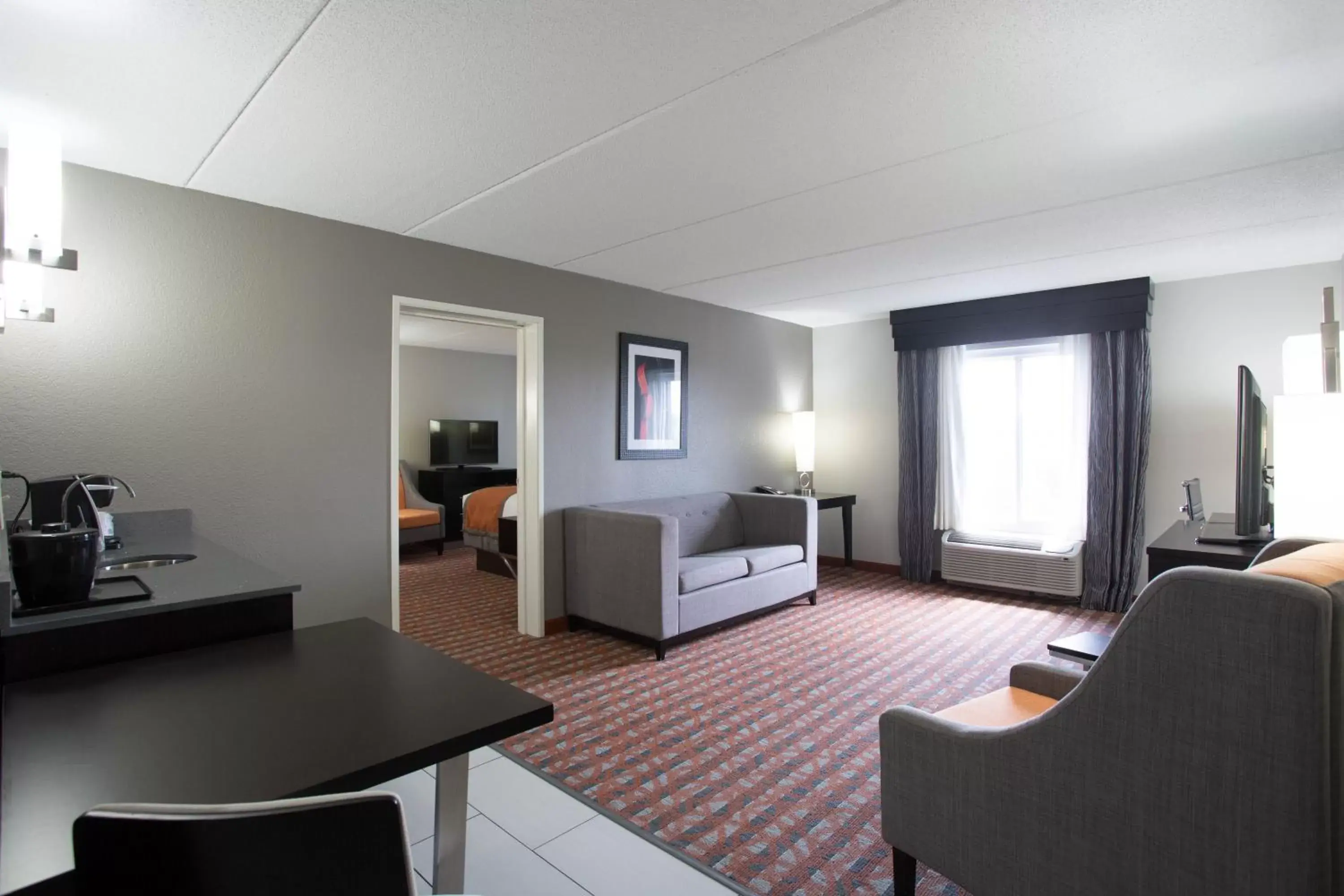 Photo of the whole room, Seating Area in Holiday Inn Express & Suites Nashville Southeast - Antioch, an IHG Hotel
