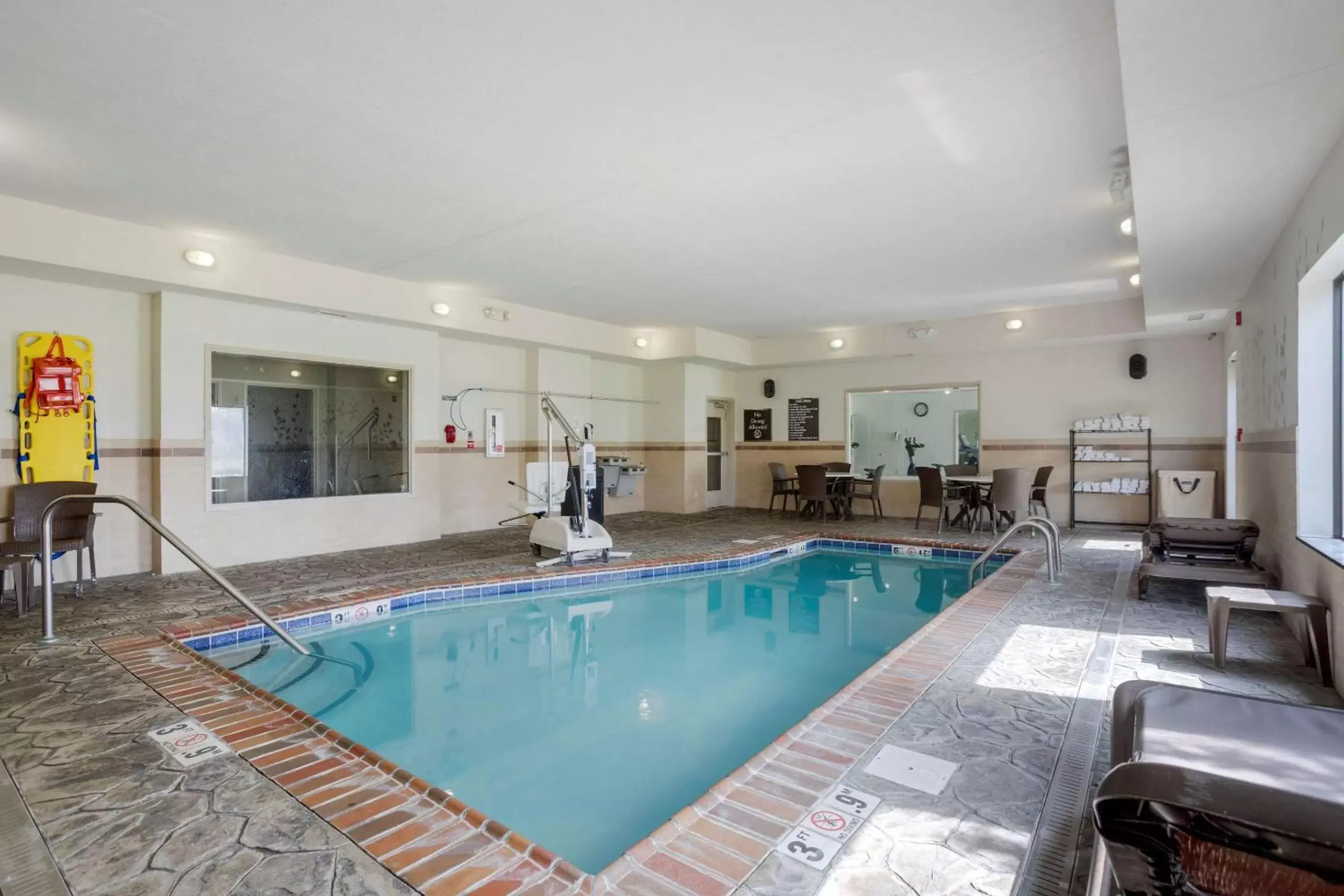 Pool view, Swimming Pool in Sleep Inn & Suites Cave City