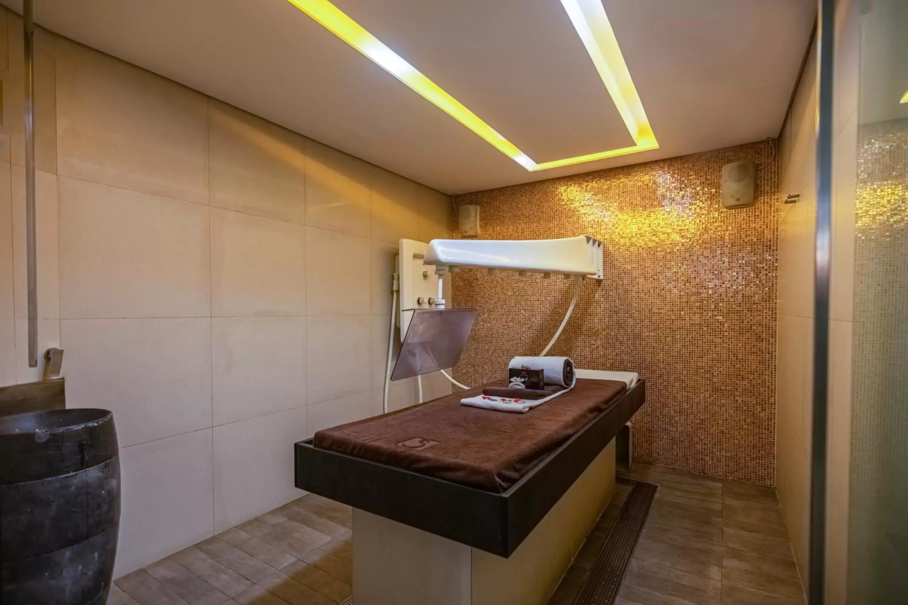Spa and wellness centre/facilities, Bathroom in EPIC SANA Luanda Hotel