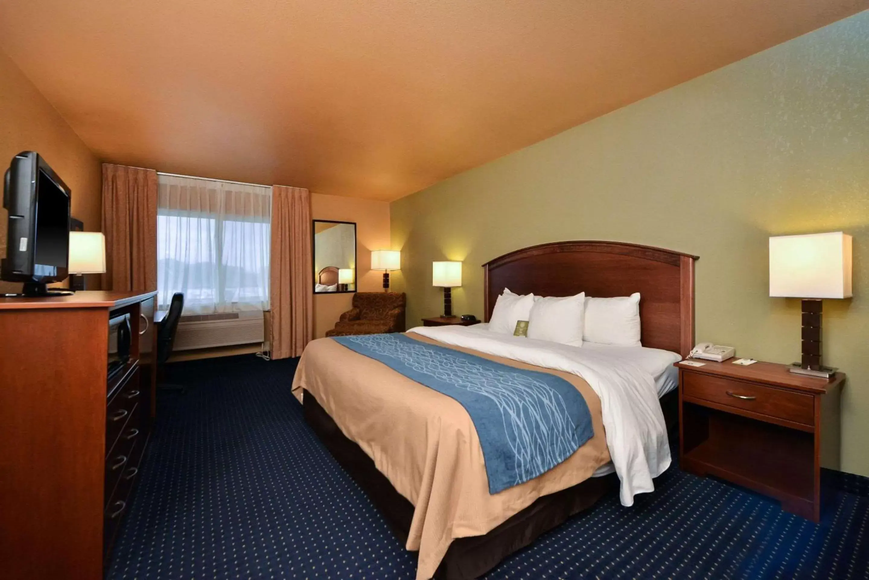 Photo of the whole room, Bed in Comfort Inn Albert Lea