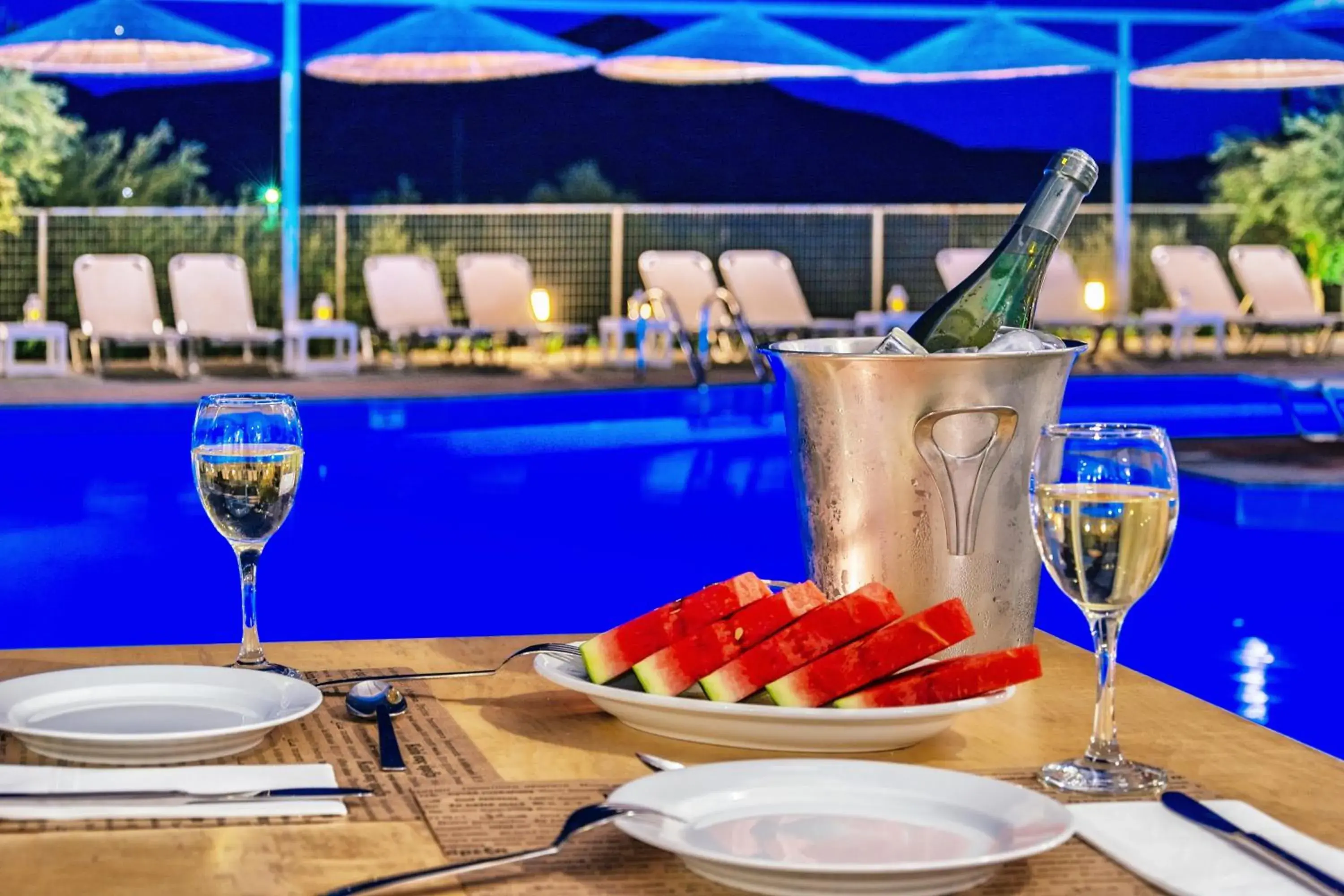 Restaurant/places to eat, Swimming Pool in Elounda Krini Hotel